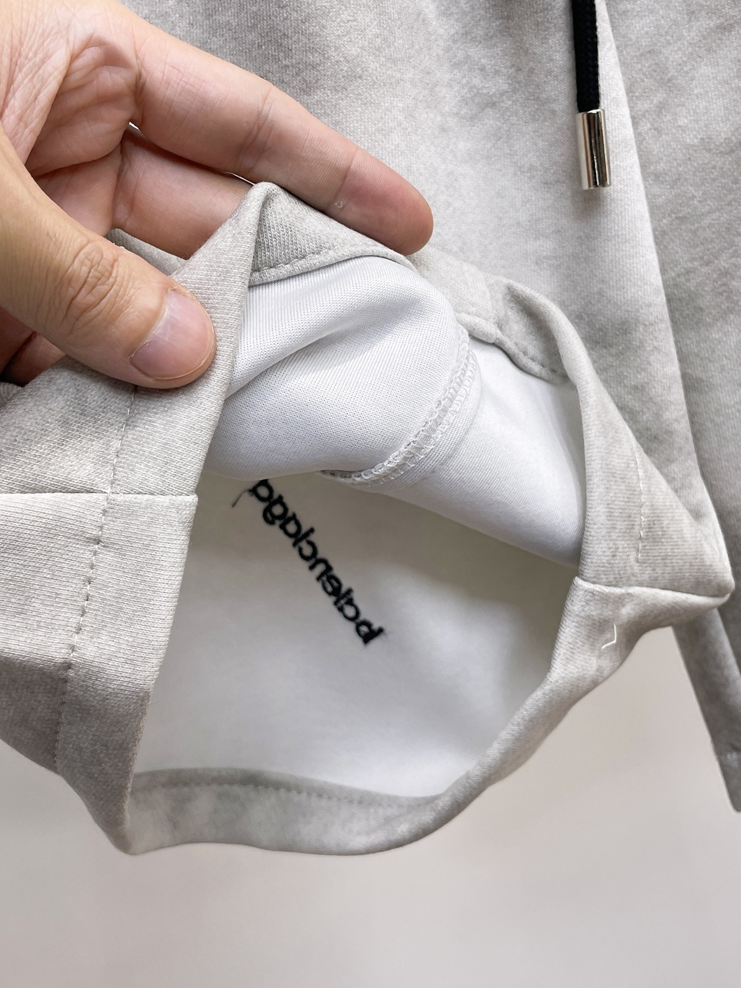 Balenciaga一比一男士運動短褲灰色拼接設計寬鬆休閒五分褲潮流款| 15 Balenciaga一比一男士運動短褲灰色拼接設計寬鬆休閒五分褲潮流款