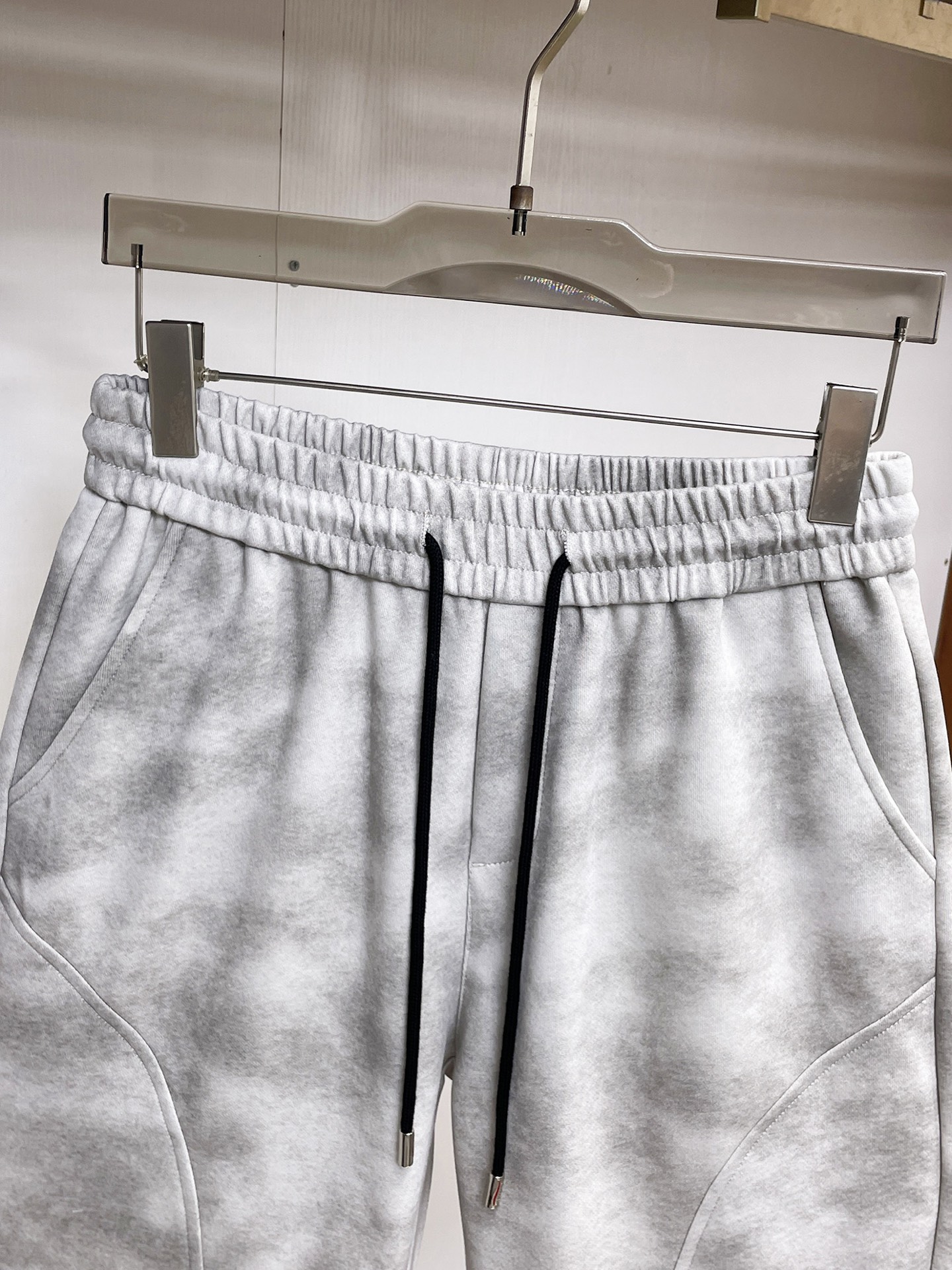 Balenciaga一比一男士運動短褲灰色拼接設計寬鬆休閒五分褲潮流款| 13 Balenciaga一比一男士運動短褲灰色拼接設計寬鬆休閒五分褲潮流款