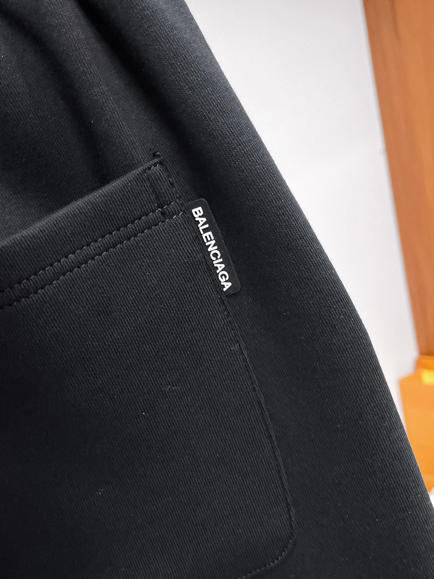 Balenciaga A貨男士運動短褲黑色LOGO刺繡設計寬鬆休閒五分褲| 15 Balenciaga A貨男士運動短褲黑色LOGO刺繡設計寬鬆休閒五分褲