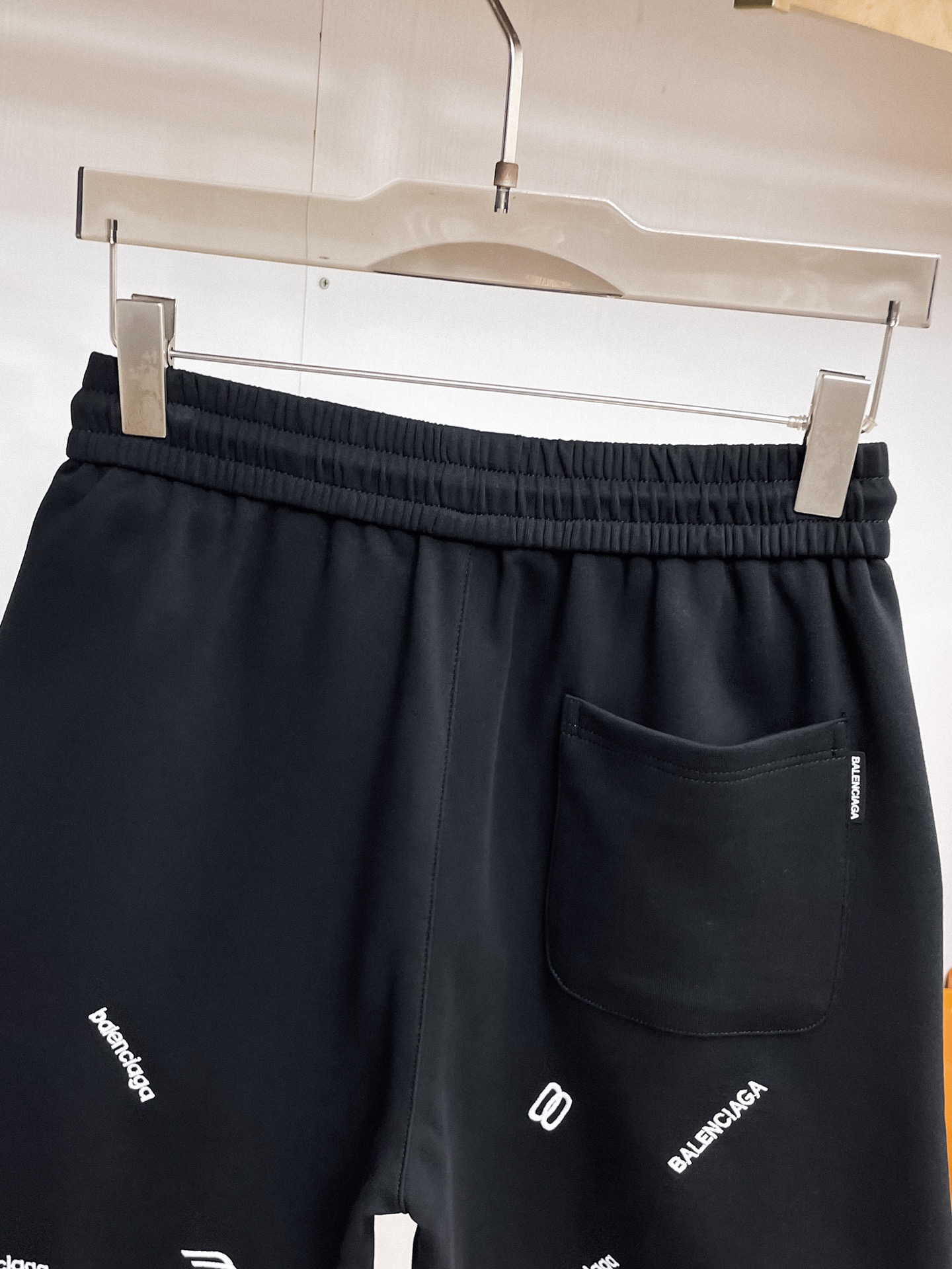 Balenciaga A貨男士運動短褲黑色LOGO刺繡設計寬鬆休閒五分褲| 8 Balenciaga A貨男士運動短褲黑色LOGO刺繡設計寬鬆休閒五分褲