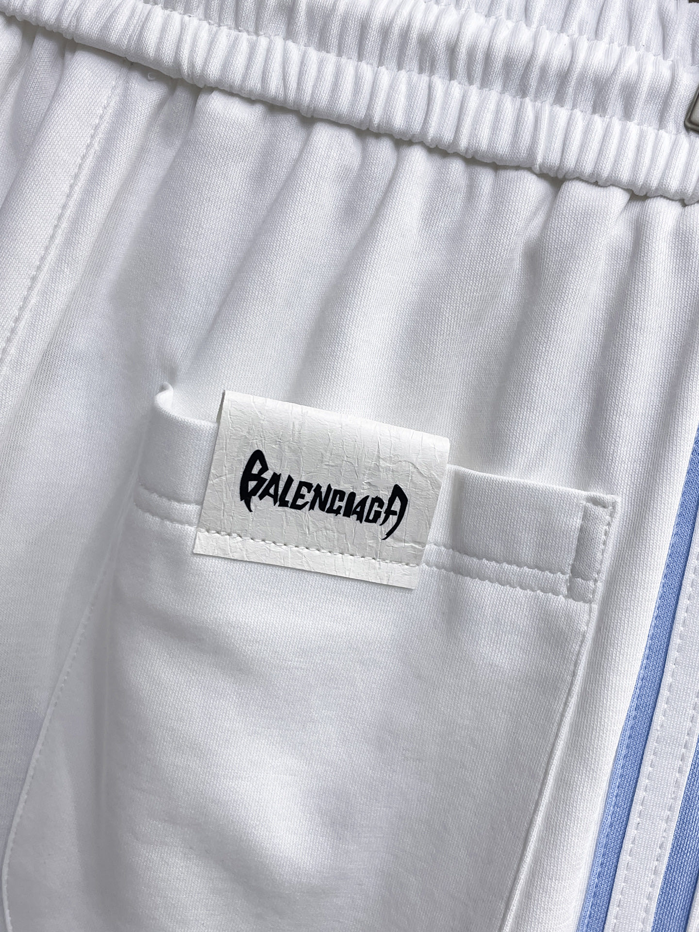 Balenciaga高仿男士運動短褲白色藍條設計寬鬆休閒五分褲運動風| 7 Balenciaga高仿男士運動短褲白色藍條設計寬鬆休閒五分褲運動風