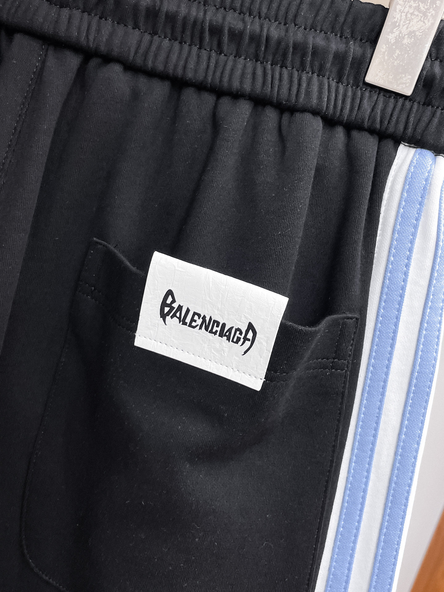 Balenciaga 高仿運動短褲 男款側邊藍條寬鬆休閒五分褲| 7 Balenciaga 高仿運動短褲 男款側邊藍條寬鬆休閒五分褲