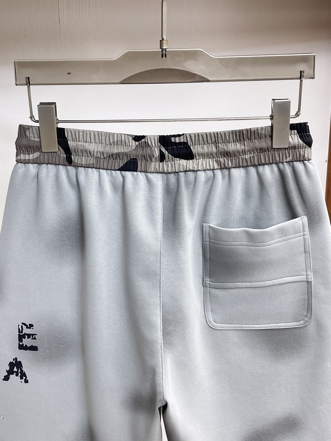 Balenciaga 仿製短褲 男款迷彩拼接寬鬆街頭運動褲| 7 Balenciaga 仿製短褲 男款迷彩拼接寬鬆街頭運動褲
