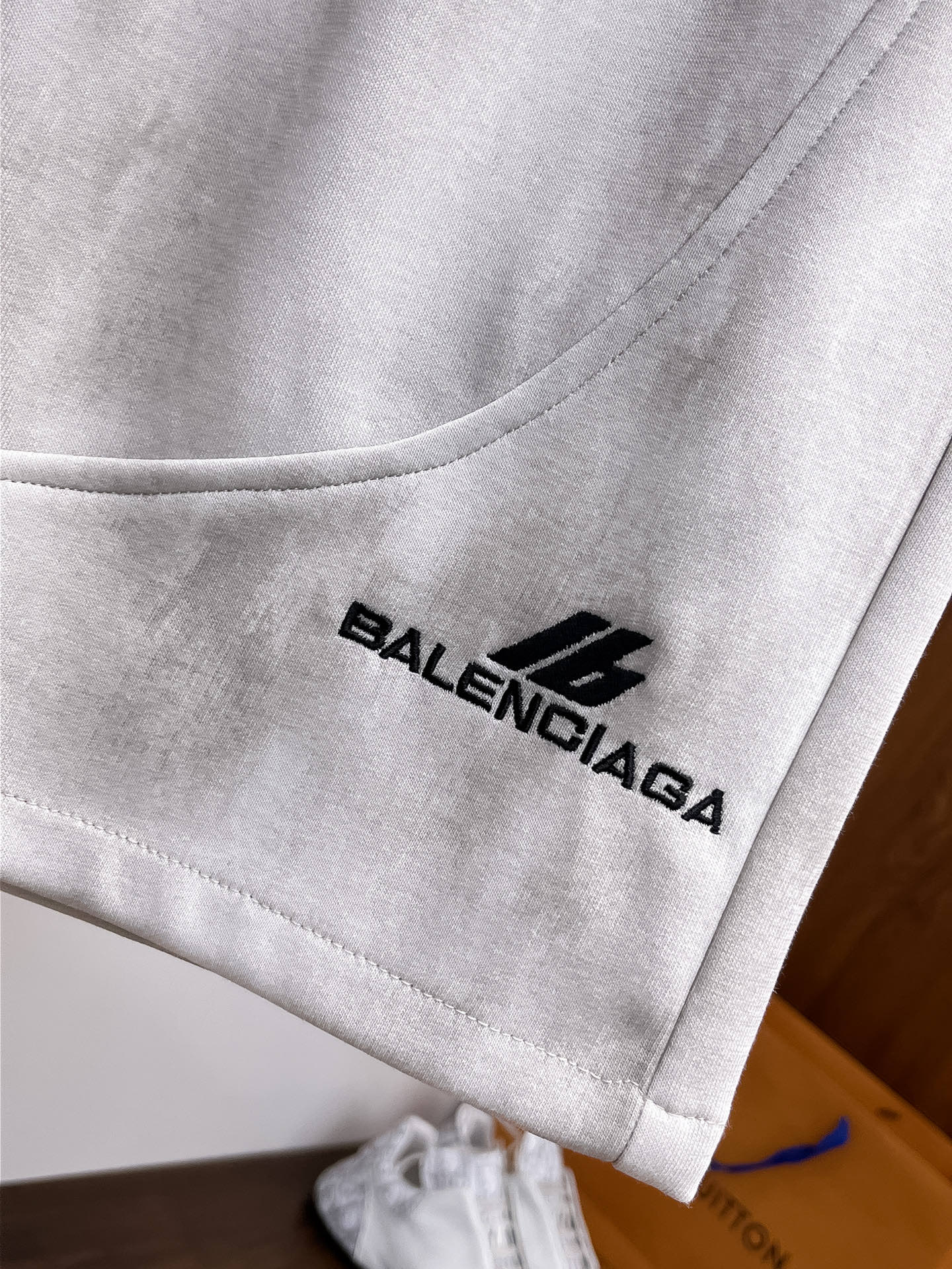 Balenciaga 高仿短褲 男款白色簡約運動寬鬆五分褲| 11 Balenciaga 高仿短褲 男款白色簡約運動寬鬆五分褲