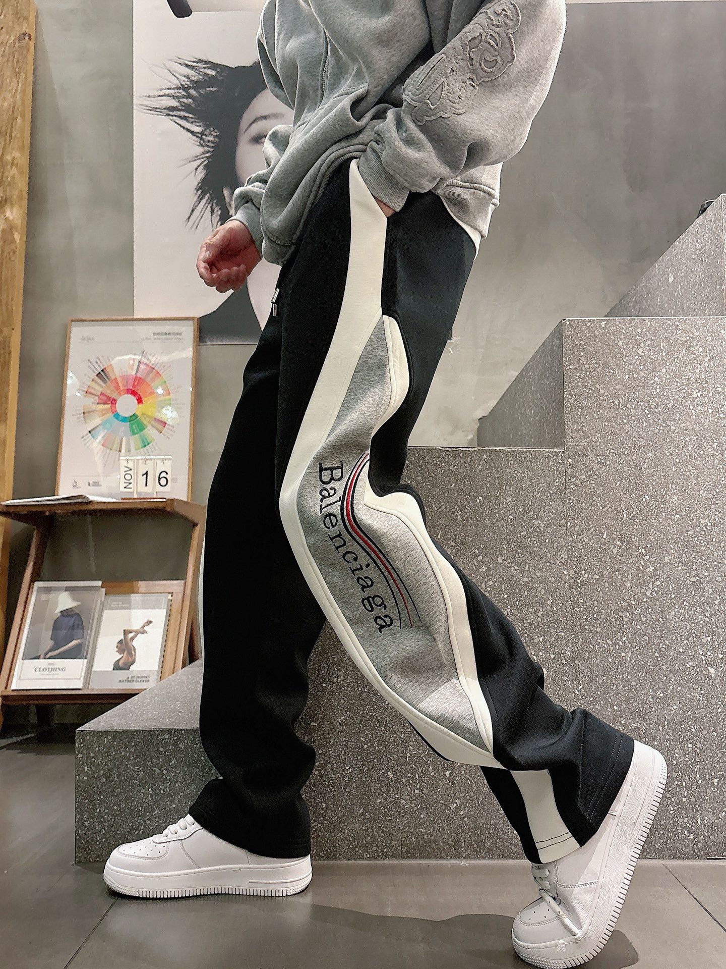 Balenciaga 高仿運動長褲 男款黑灰拼接側條寬鬆休閒褲