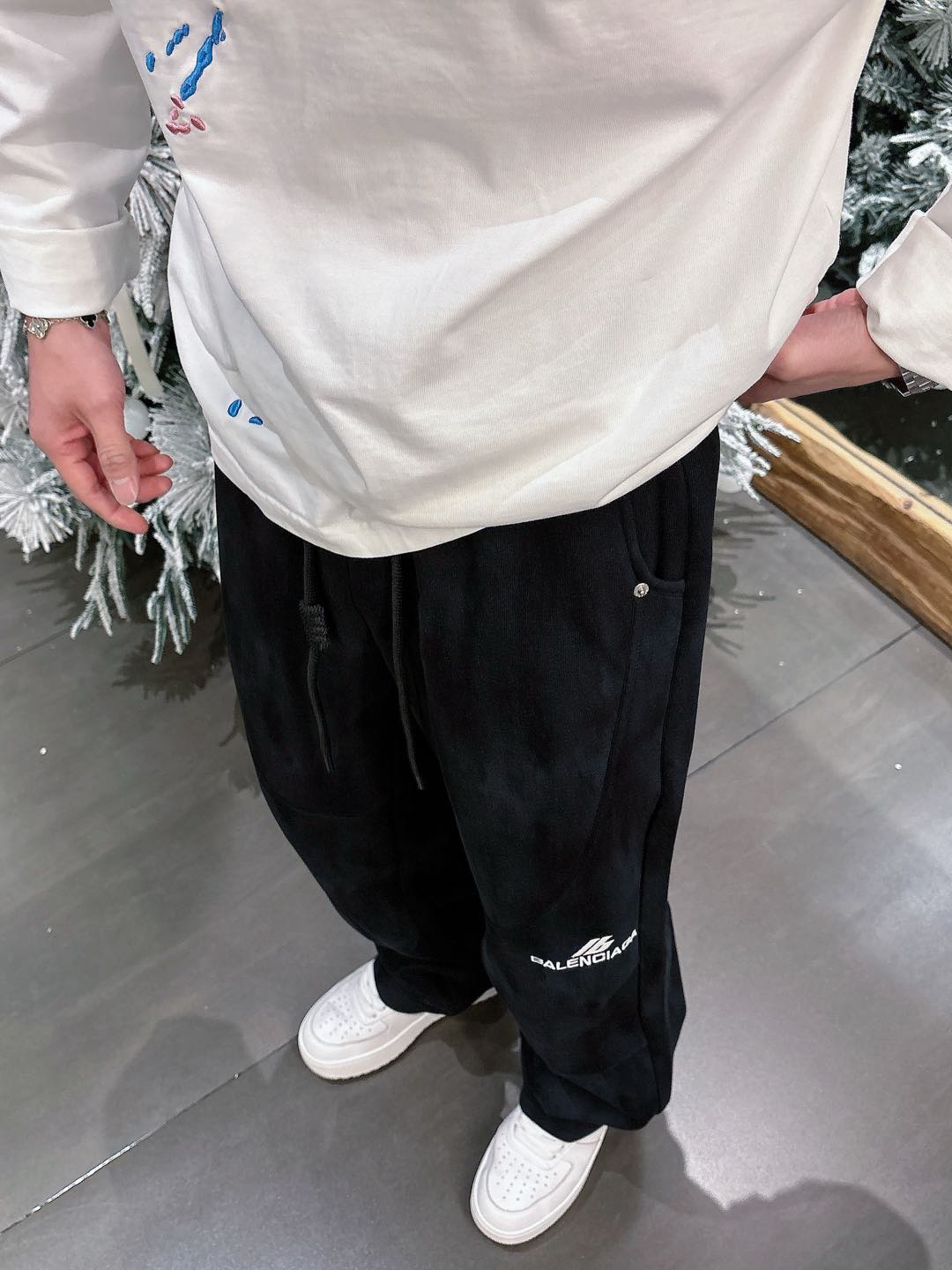 Balenciaga 高仿運動長褲 男款黑色簡約LOGO寬鬆休閒褲| 18 Balenciaga 高仿運動長褲 男款黑色簡約LOGO寬鬆休閒褲