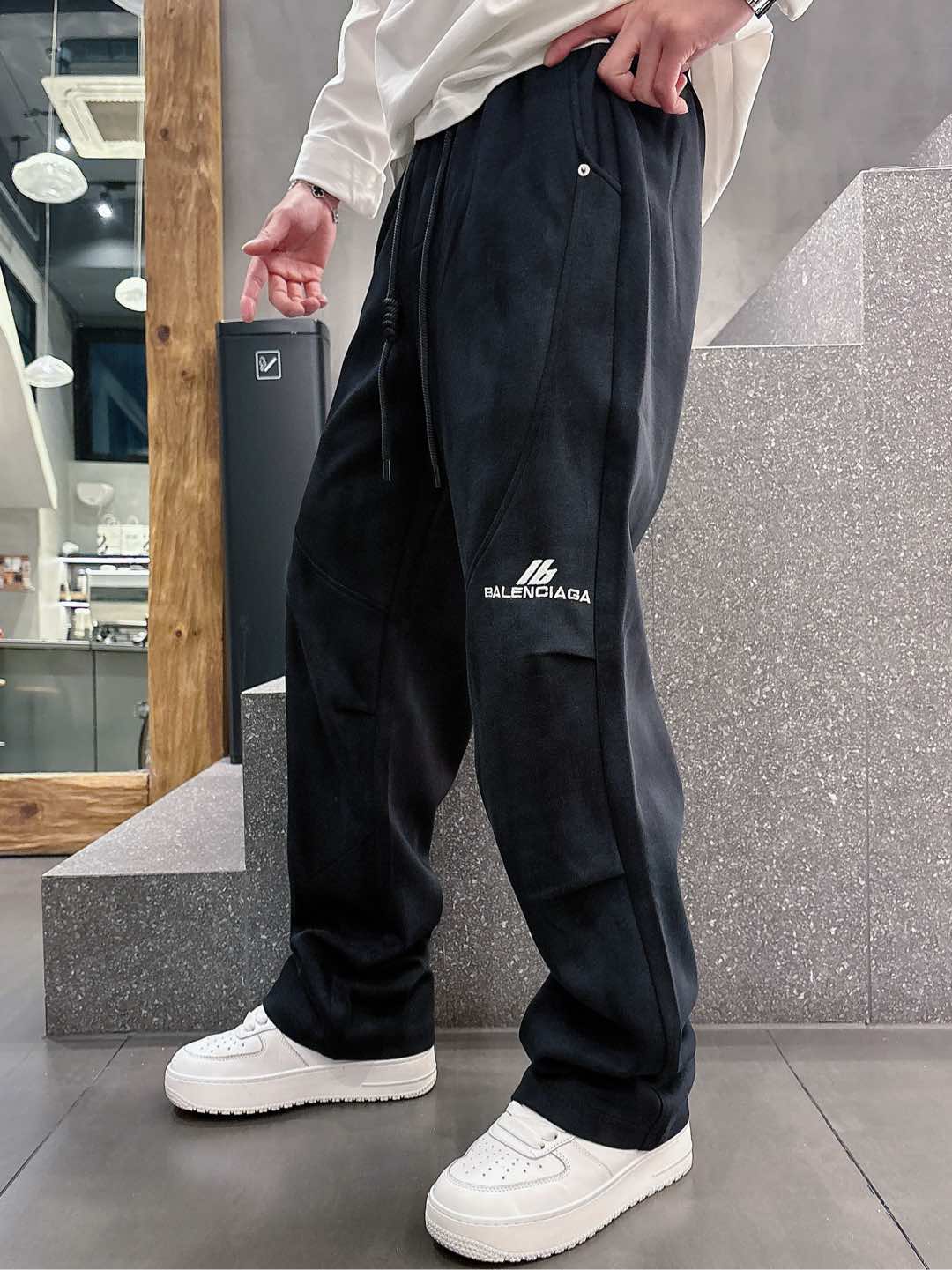 Balenciaga 高仿運動長褲 男款黑色簡約LOGO寬鬆休閒褲| 9 Balenciaga 高仿運動長褲 男款黑色簡約LOGO寬鬆休閒褲