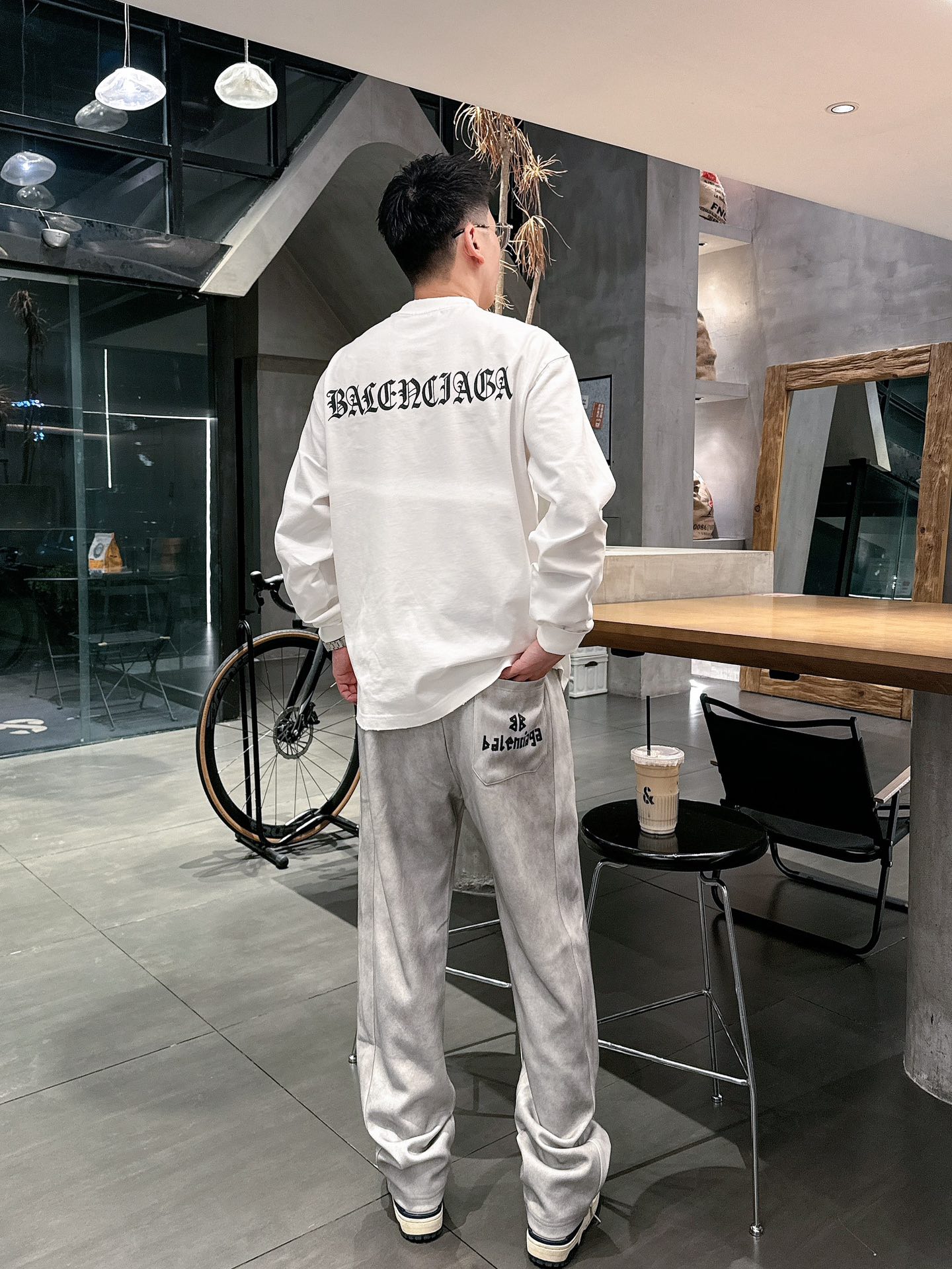 Balenciaga 一比一運動長褲 男款灰色字母印花寬鬆休閒褲| 15 Balenciaga 一比一運動長褲 男款灰色字母印花寬鬆休閒褲