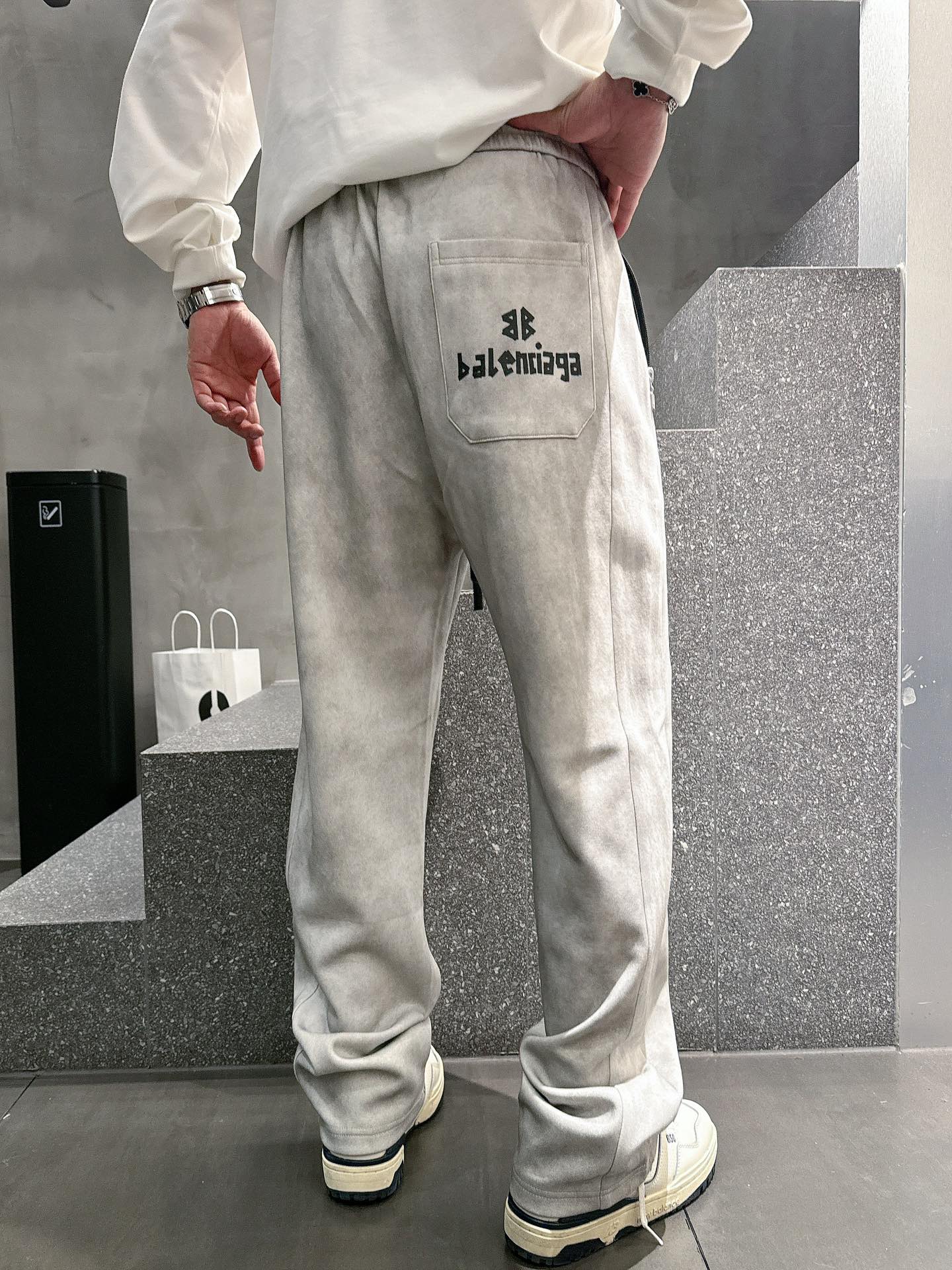Balenciaga 一比一運動長褲 男款灰色字母印花寬鬆休閒褲| 12 Balenciaga 一比一運動長褲 男款灰色字母印花寬鬆休閒褲