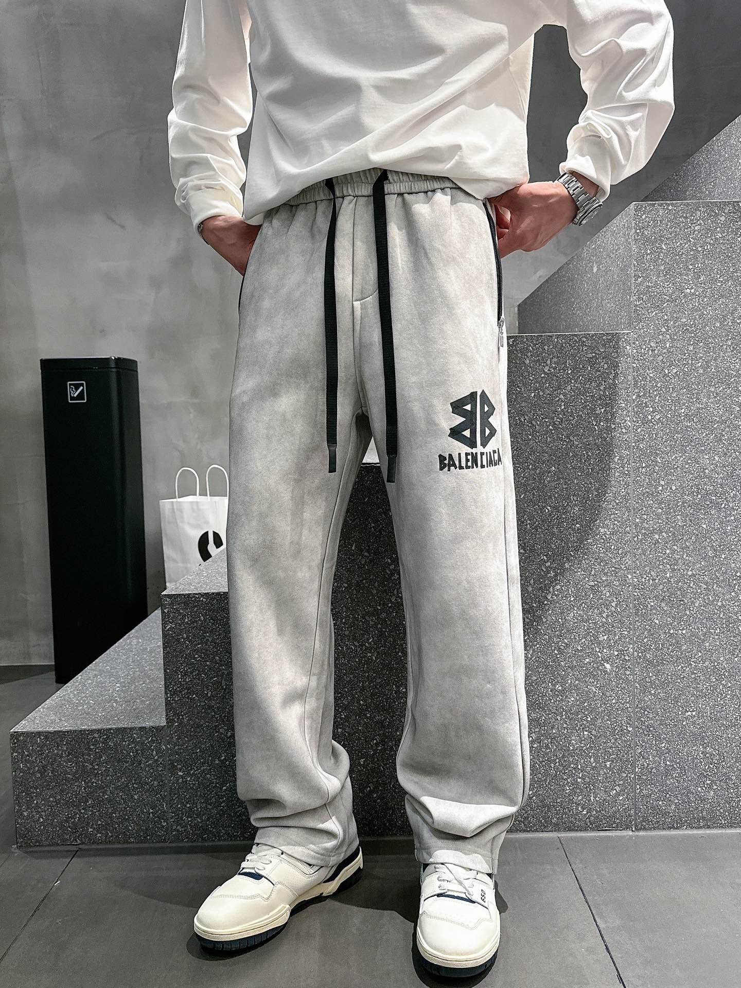 Balenciaga 一比一運動長褲 男款灰色字母印花寬鬆休閒褲| 11 Balenciaga 一比一運動長褲 男款灰色字母印花寬鬆休閒褲