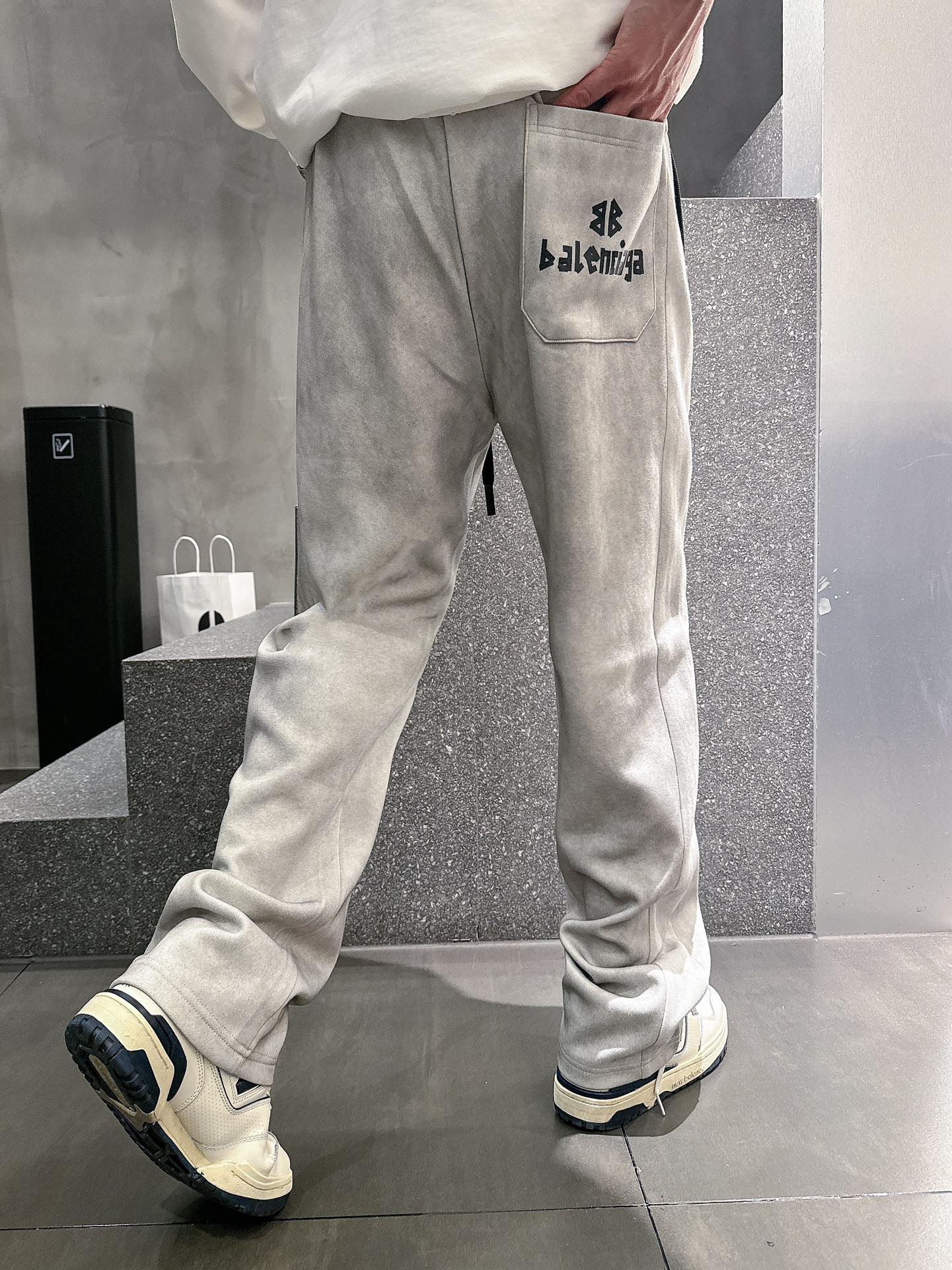 Balenciaga 一比一運動長褲 男款灰色字母印花寬鬆休閒褲| 9 Balenciaga 一比一運動長褲 男款灰色字母印花寬鬆休閒褲