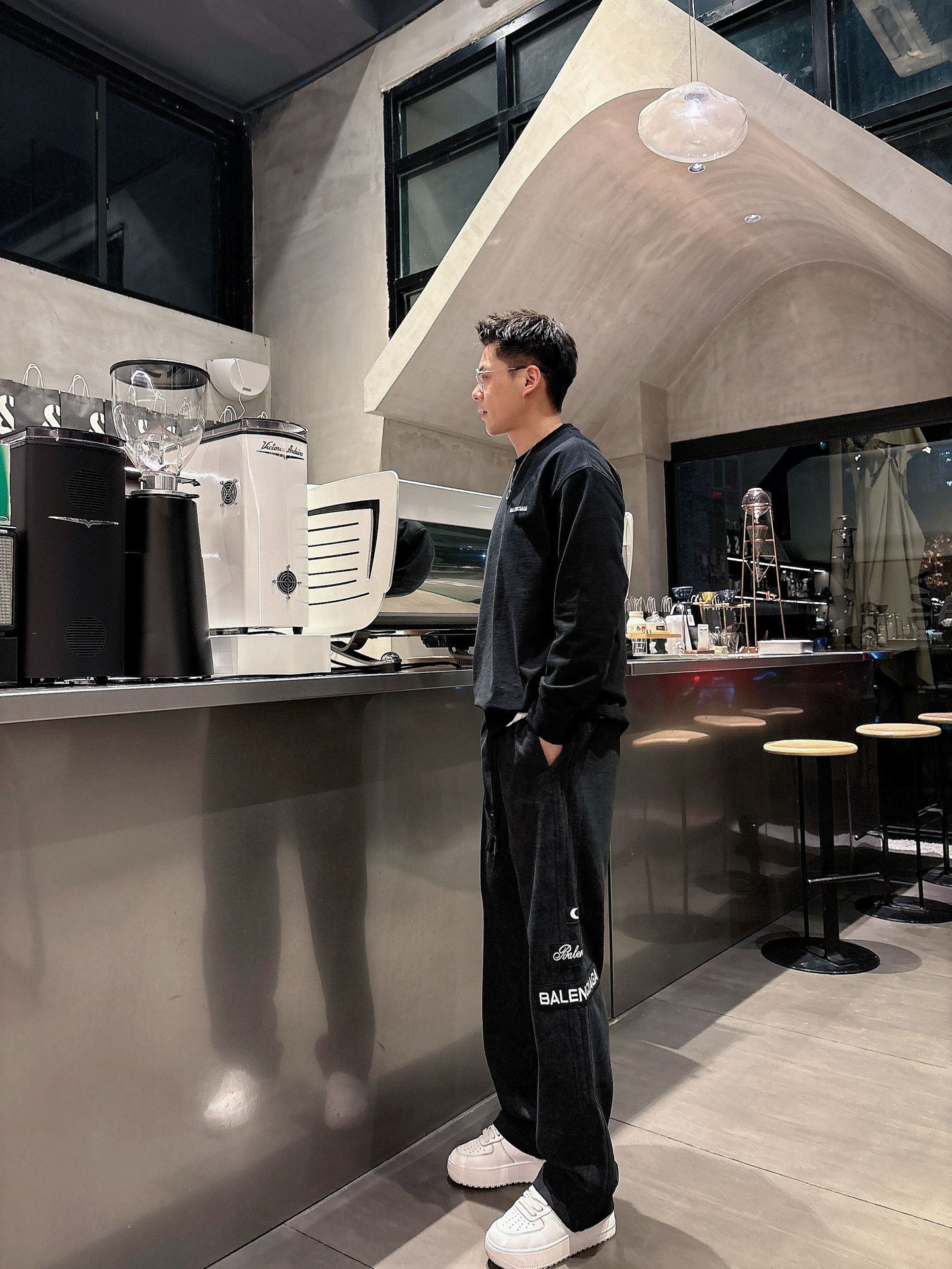 Balenciaga 高仿運動長褲 男款黑色立體拼接寬鬆休閒褲| 13 Balenciaga 高仿運動長褲 男款黑色立體拼接寬鬆休閒褲