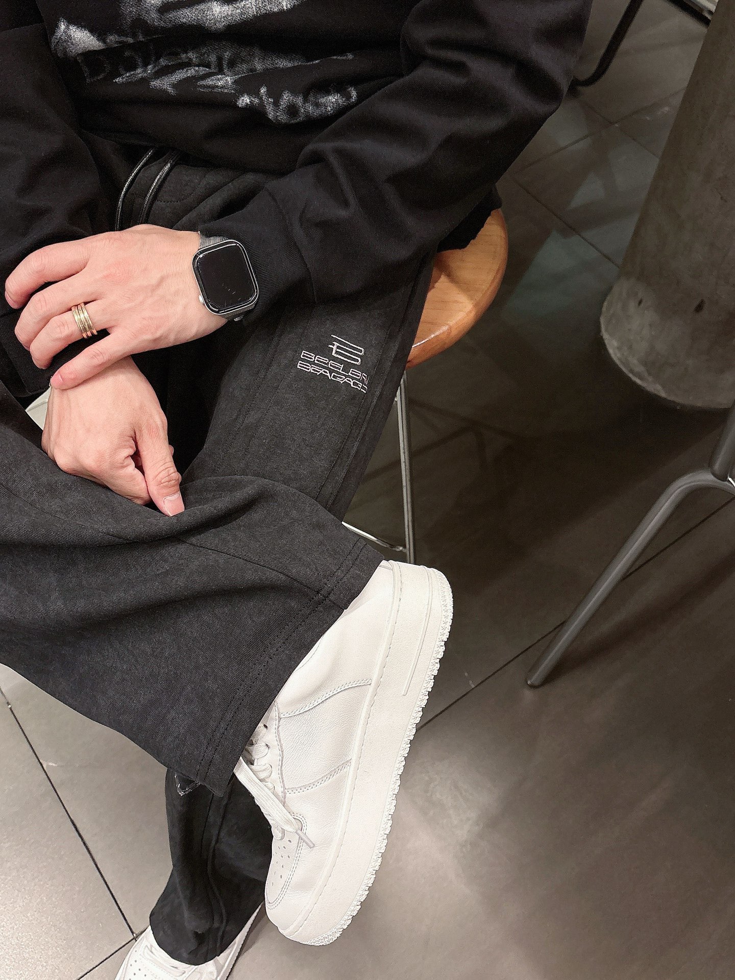 Balenciaga一比一休閒長褲男士款黑色直筒寬鬆運動褲字母刺繡款| 16 Balenciaga一比一休閒長褲男士款黑色直筒寬鬆運動褲字母刺繡款