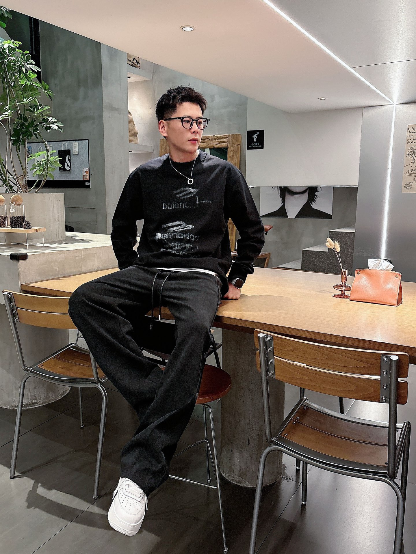 Balenciaga一比一休閒長褲男士款黑色直筒寬鬆運動褲字母刺繡款| 15 Balenciaga一比一休閒長褲男士款黑色直筒寬鬆運動褲字母刺繡款