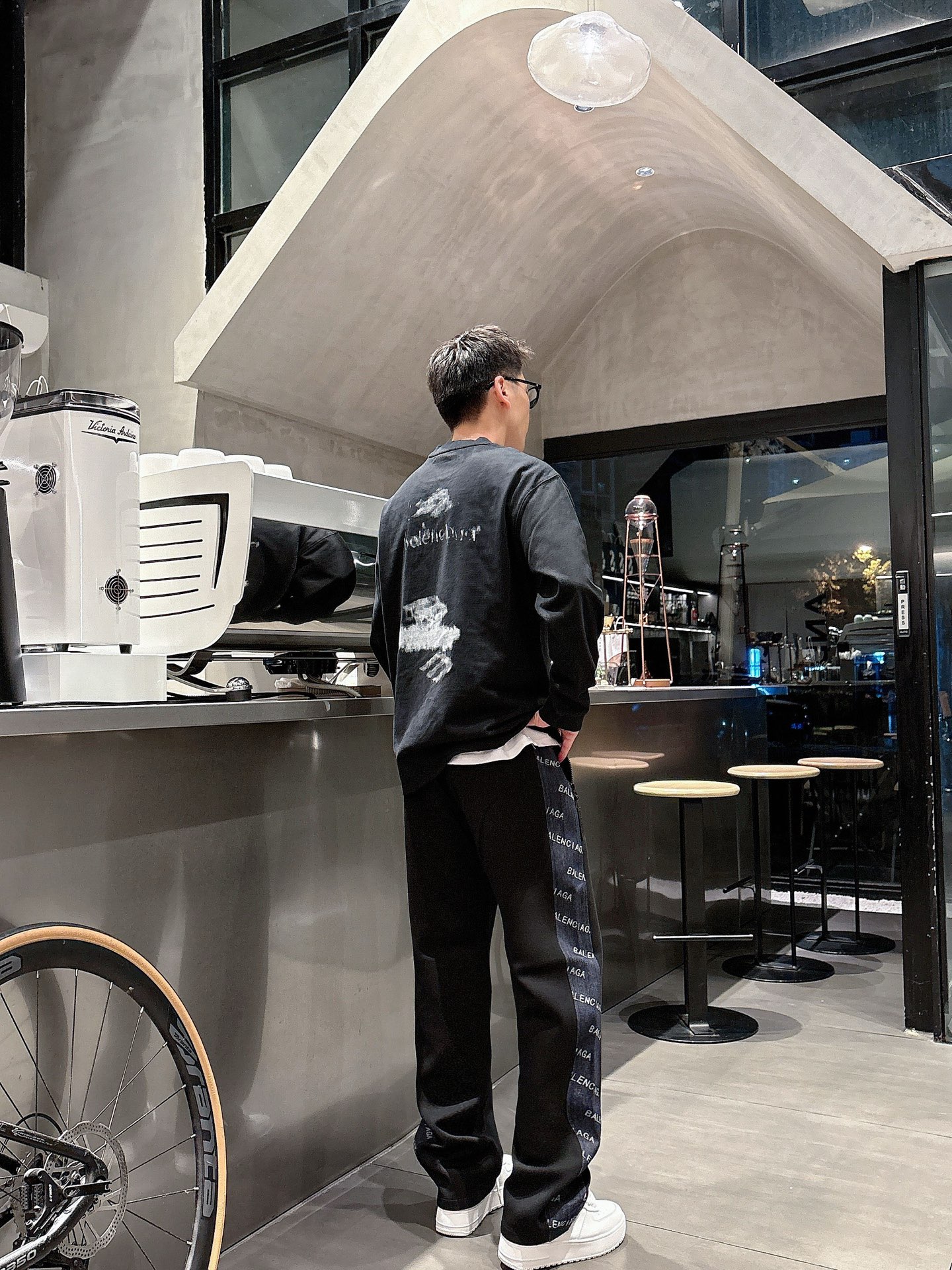 Balenciaga原單運動長褲男士款黑色側邊Logo拼接寬鬆直筒褲| 14 Balenciaga原單運動長褲男士款黑色側邊Logo拼接寬鬆直筒褲