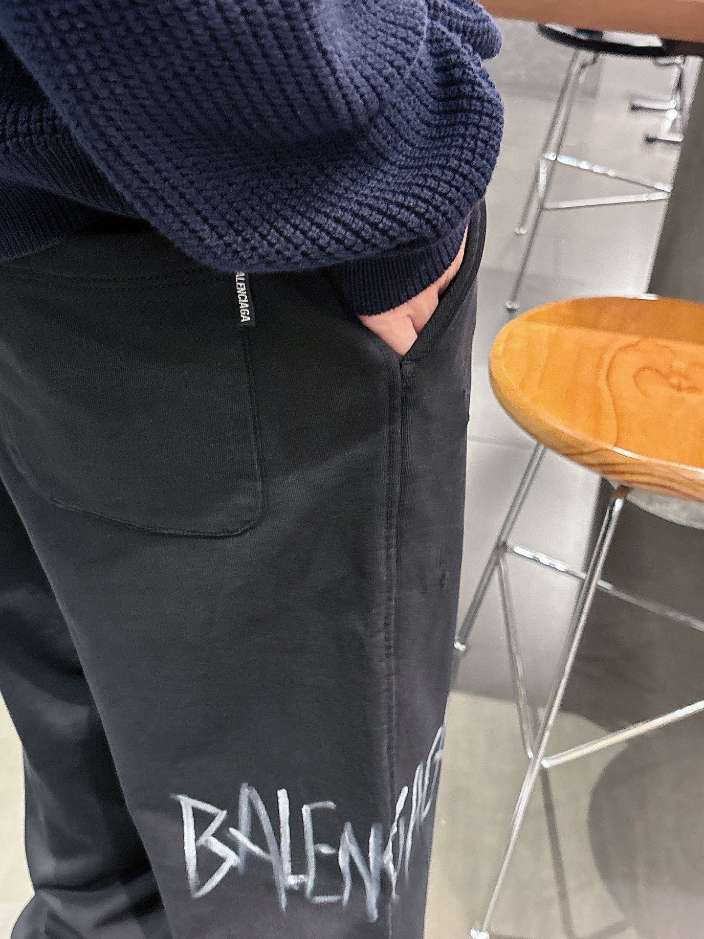 Balenciaga A貨休閒長褲男士款黑色塗鴉字母印花寬鬆直筒褲| 17 Balenciaga A貨休閒長褲男士款黑色塗鴉字母印花寬鬆直筒褲