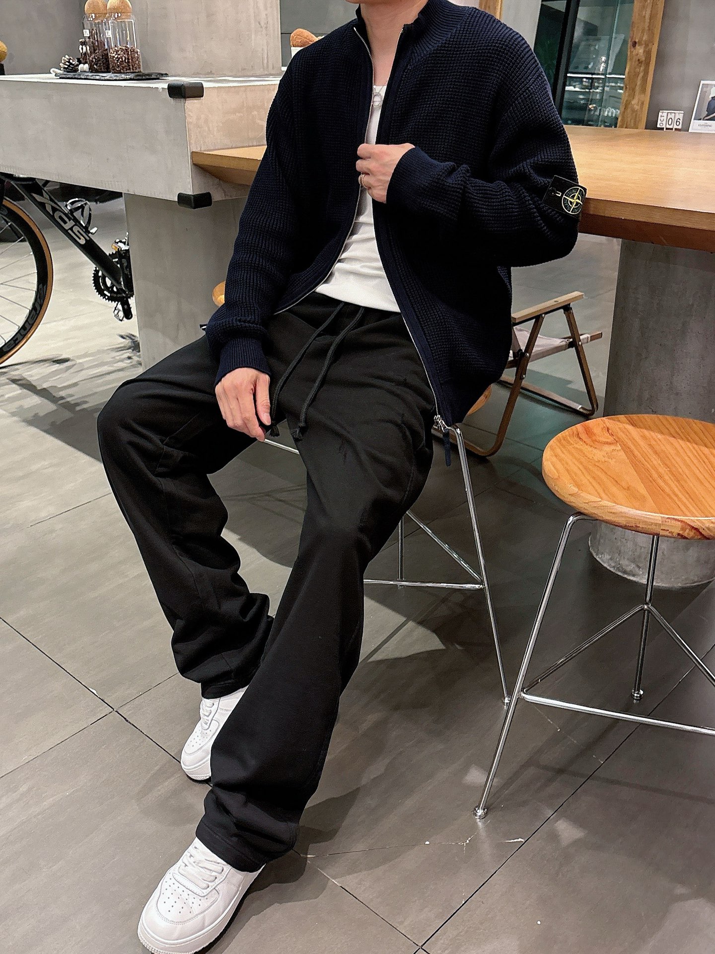 Balenciaga A貨休閒長褲男士款黑色塗鴉字母印花寬鬆直筒褲| 16 Balenciaga A貨休閒長褲男士款黑色塗鴉字母印花寬鬆直筒褲