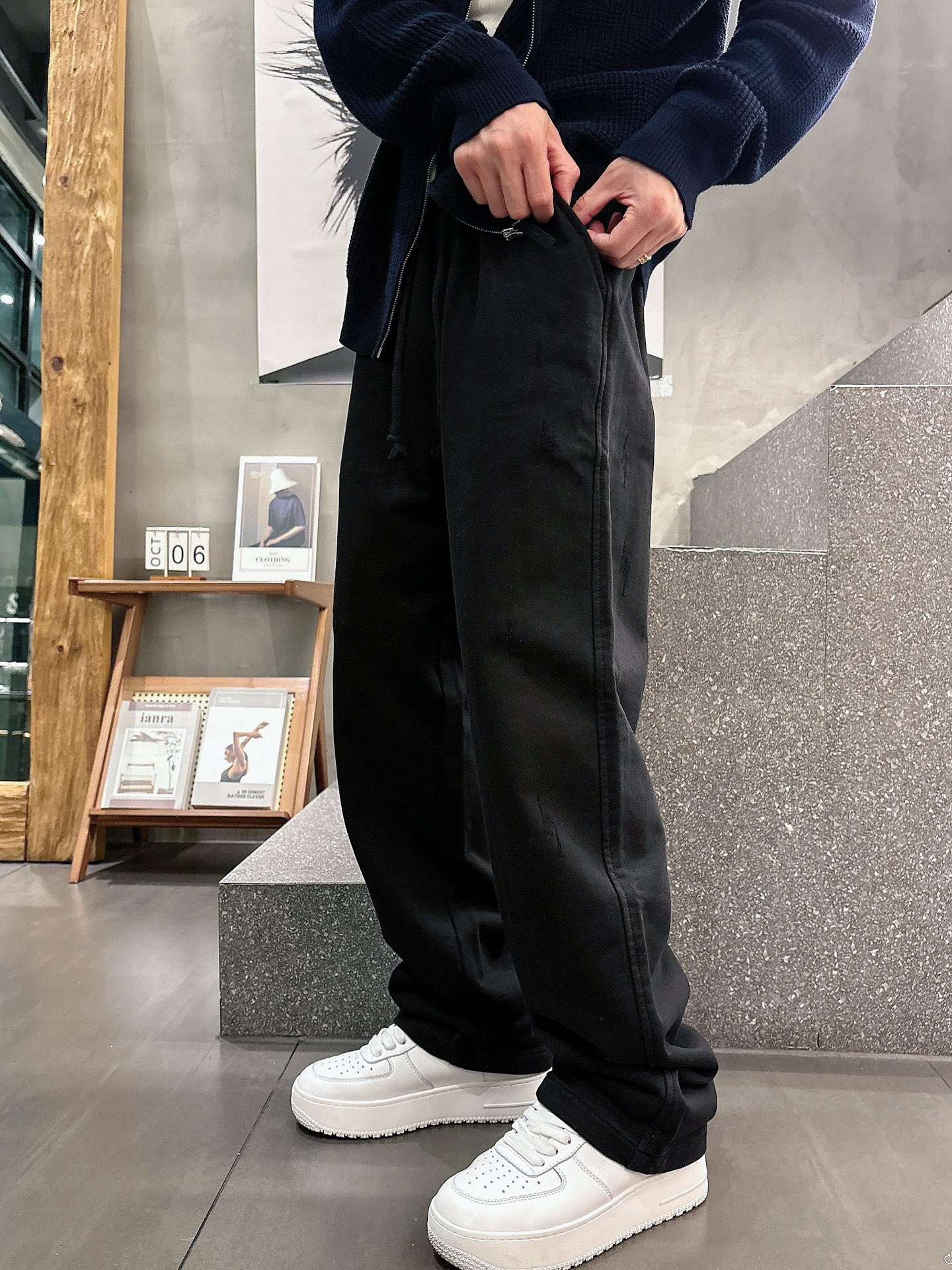 Balenciaga A貨休閒長褲男士款黑色塗鴉字母印花寬鬆直筒褲| 7 Balenciaga A貨休閒長褲男士款黑色塗鴉字母印花寬鬆直筒褲