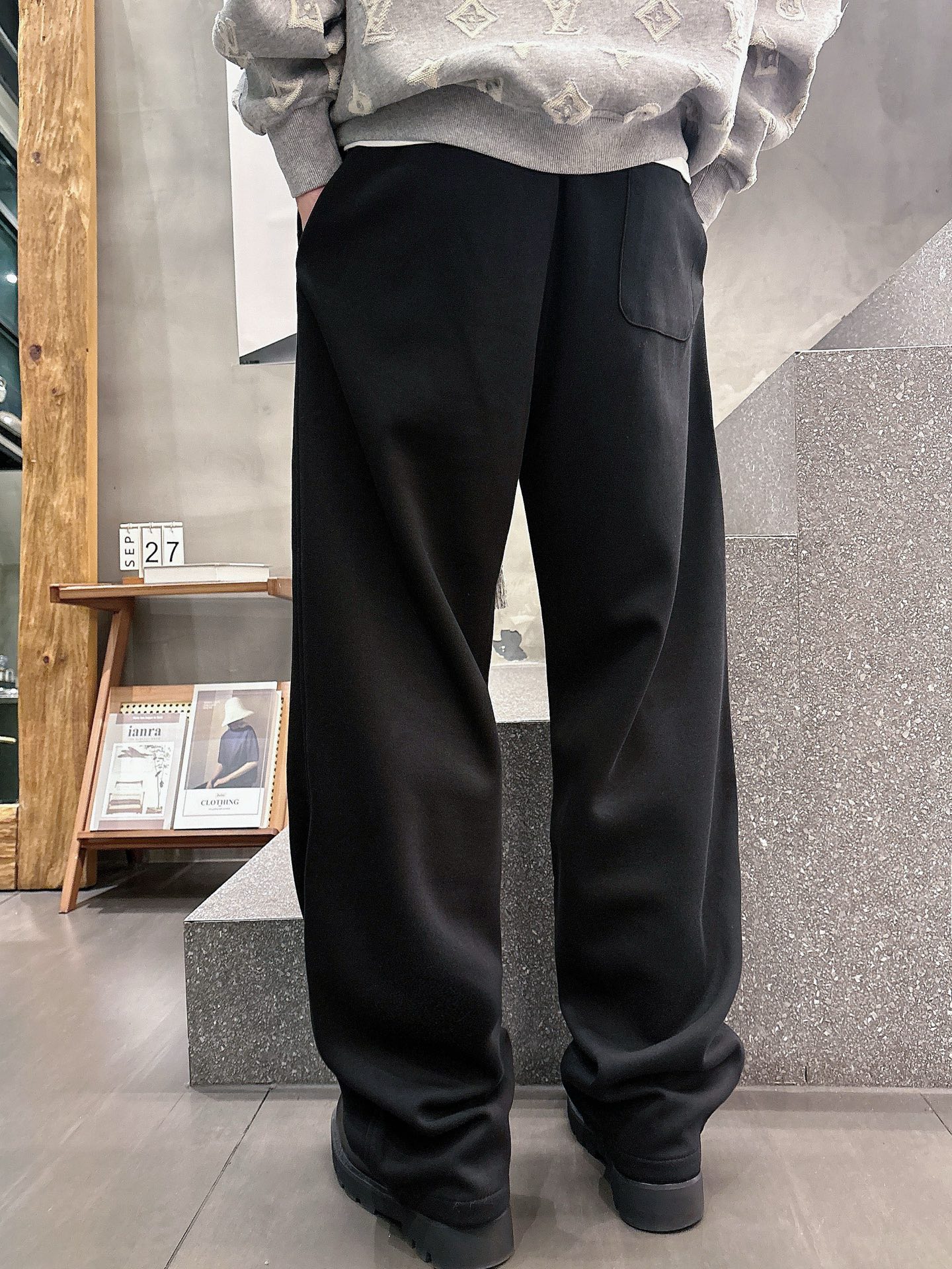 Balenciaga一比一休閒長褲男士款黑色字母刺繡寬鬆直筒運動褲| 18 Balenciaga一比一休閒長褲男士款黑色字母刺繡寬鬆直筒運動褲