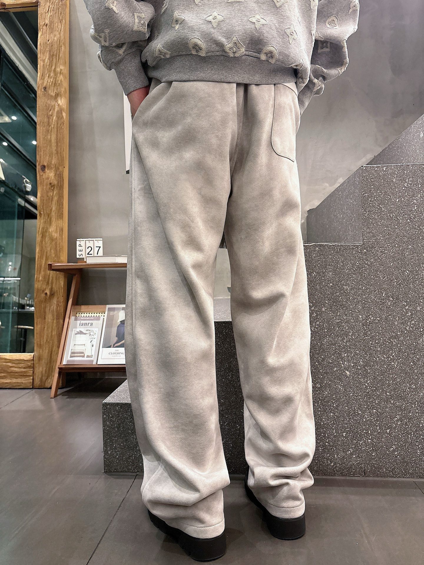 Balenciaga原單休閒長褲男士款米色寬鬆直筒褲街頭字母刺繡款| 18 Balenciaga原單休閒長褲男士款米色寬鬆直筒褲街頭字母刺繡款