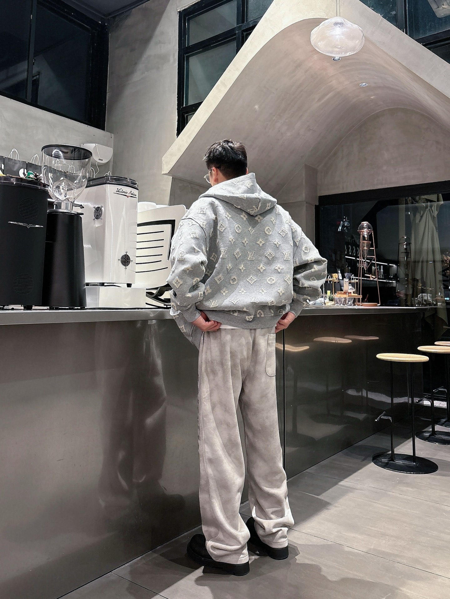 Balenciaga原單休閒長褲男士款米色寬鬆直筒褲街頭字母刺繡款| 13 Balenciaga原單休閒長褲男士款米色寬鬆直筒褲街頭字母刺繡款