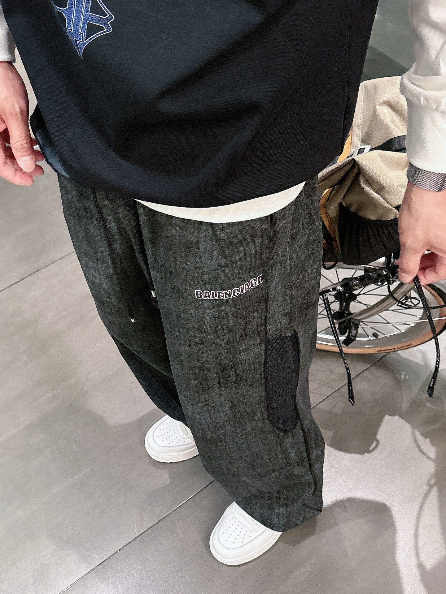 Balenciaga A貨男士休閒長褲 黑灰漸層設計寬鬆直筒運動褲