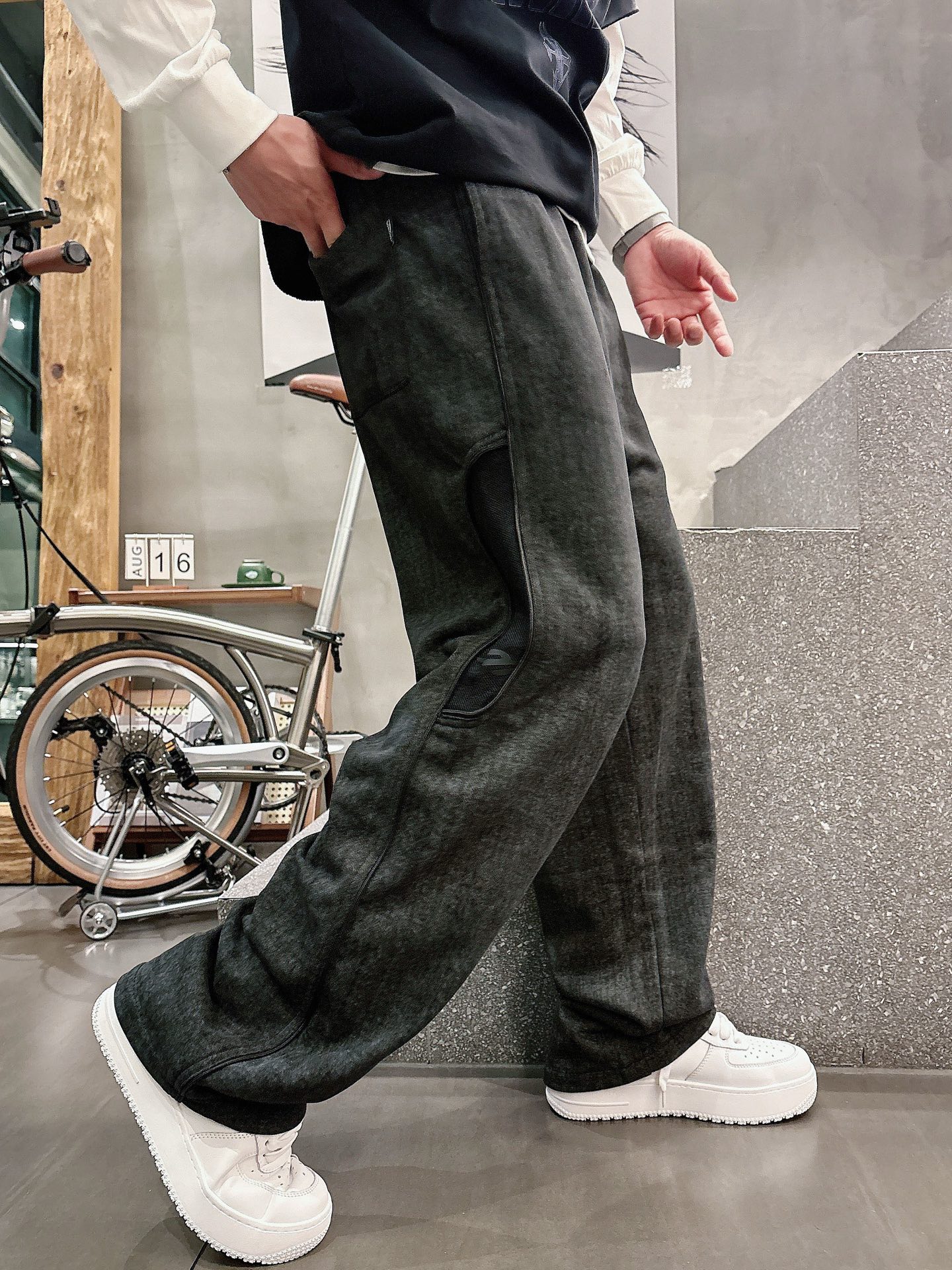 Balenciaga A貨男士休閒長褲 黑灰漸層設計寬鬆直筒運動褲