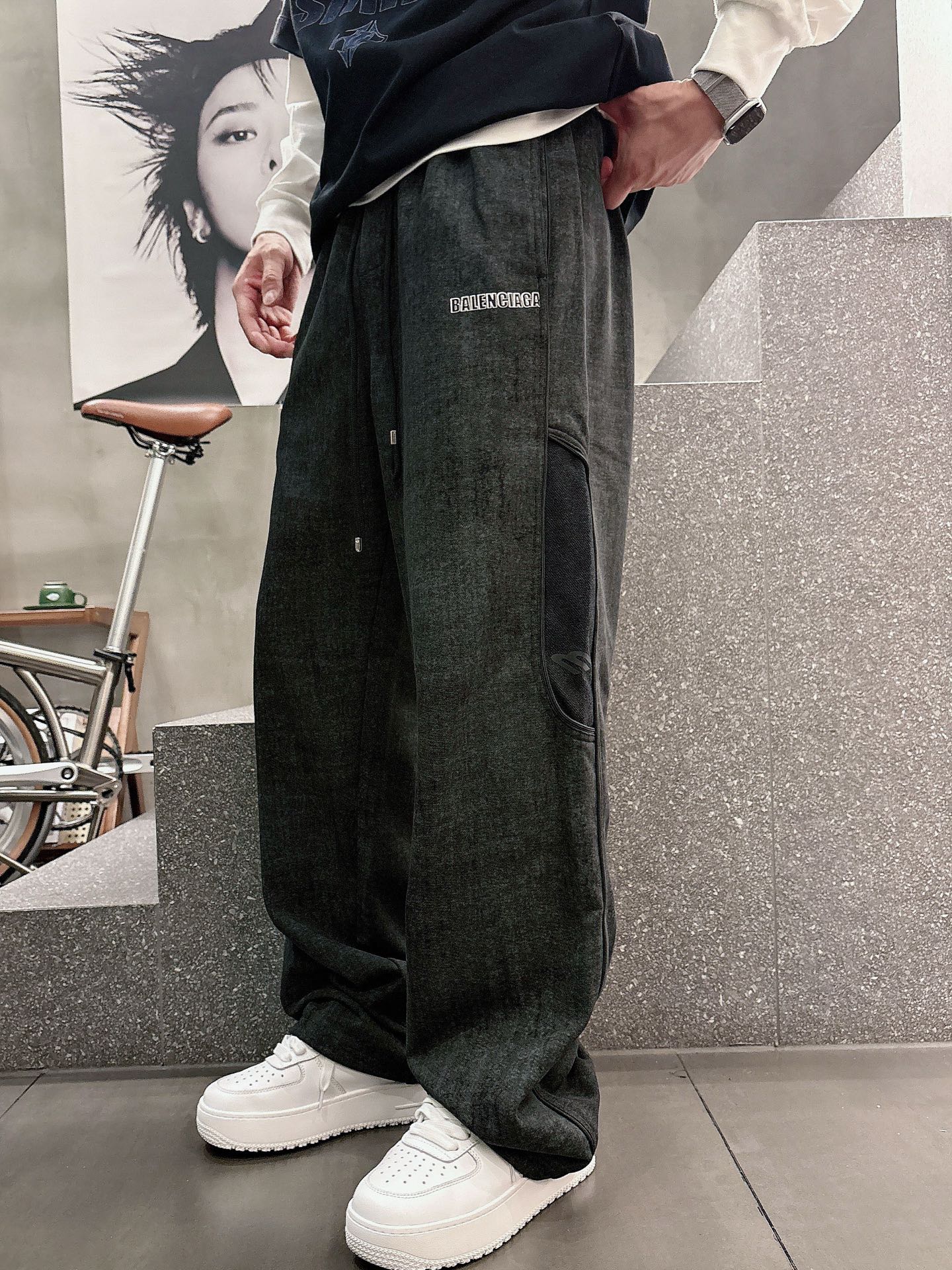 Balenciaga A貨男士休閒長褲 黑灰漸層設計寬鬆直筒運動褲