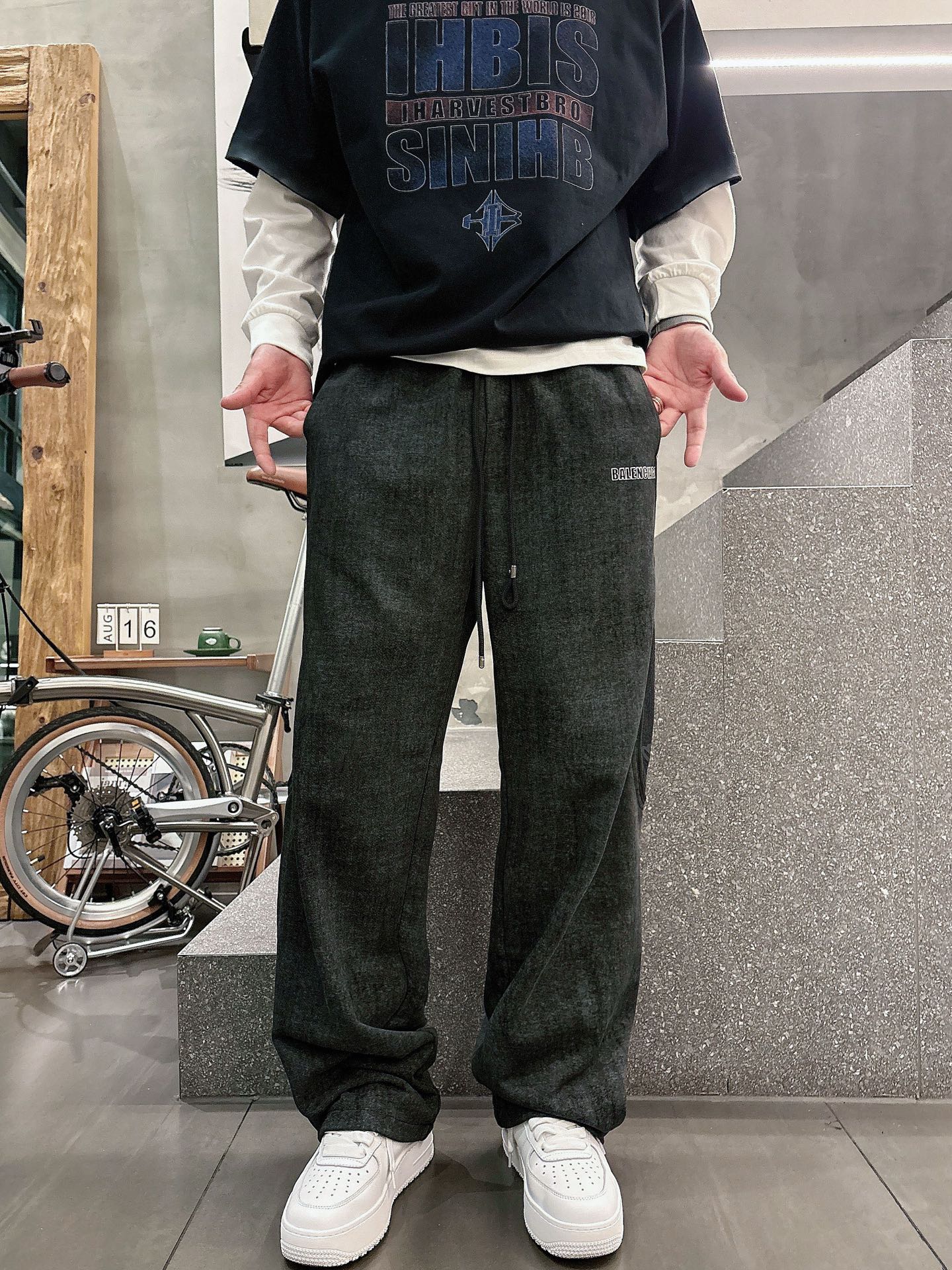Balenciaga A貨男士休閒長褲 黑灰漸層設計寬鬆直筒運動褲