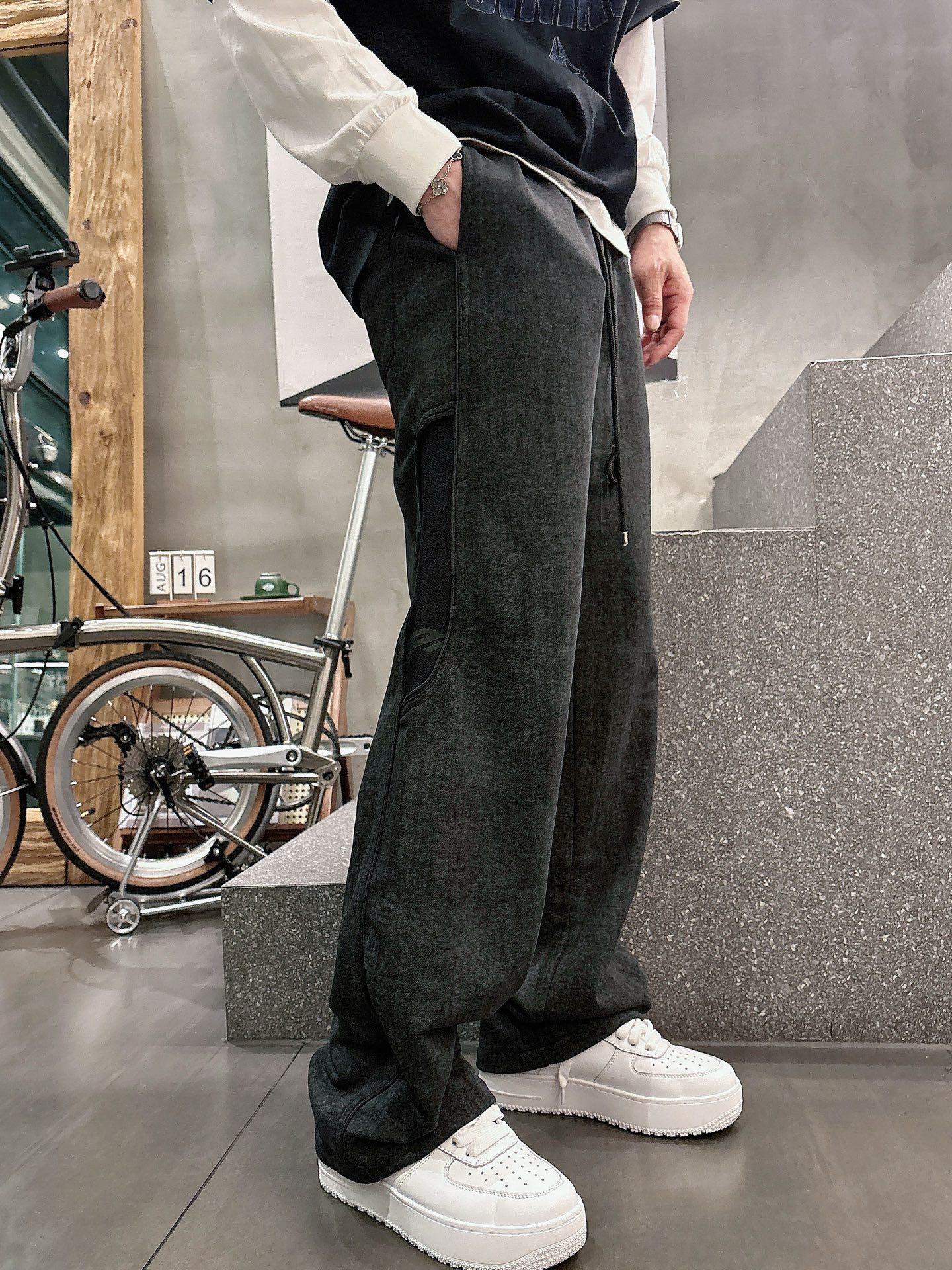 Balenciaga A貨男士休閒長褲 黑灰漸層設計寬鬆直筒運動褲