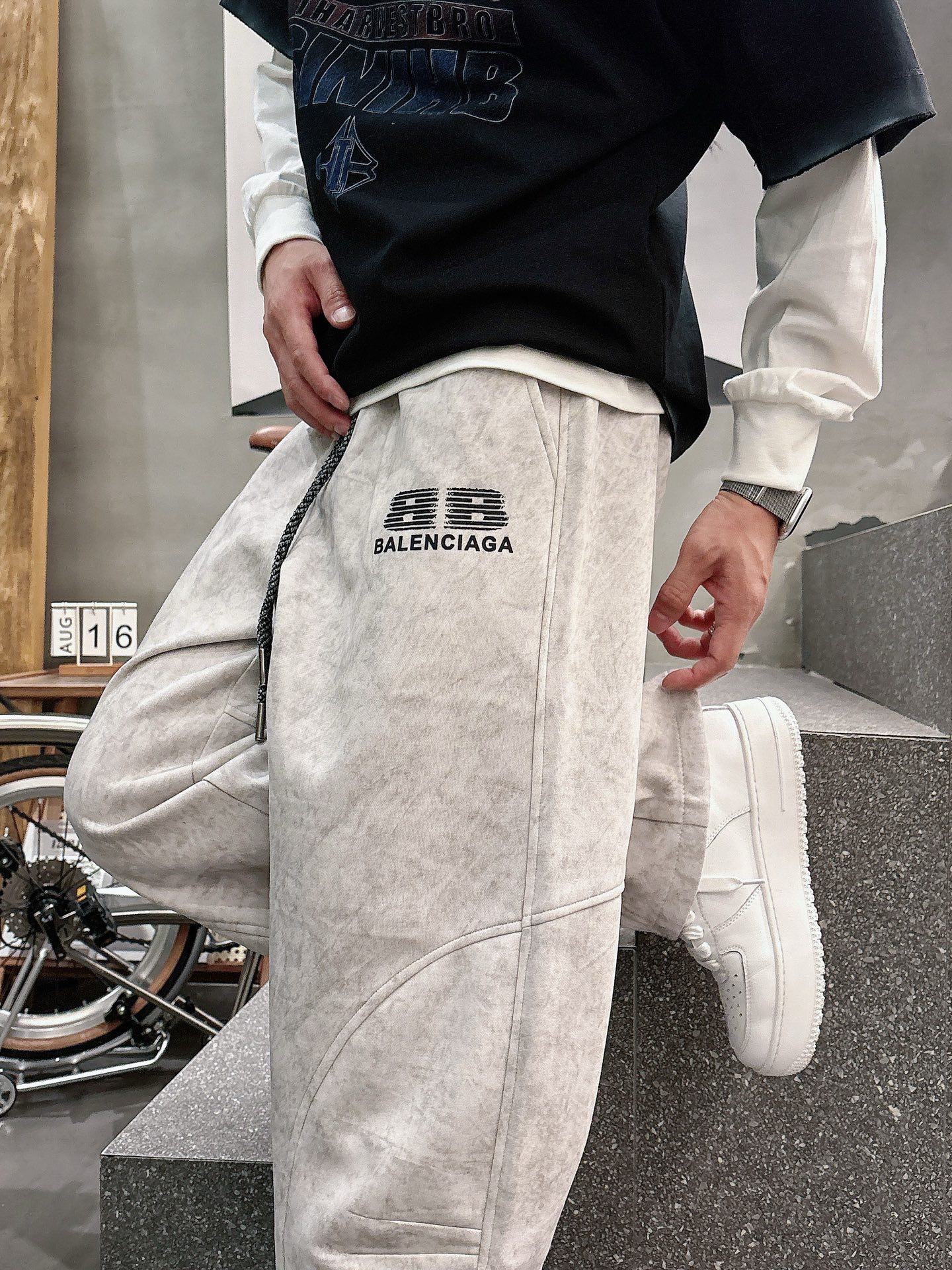 Balenciaga原單男士休閒長褲 米色做舊風寬鬆直筒運動褲簡約Logo款