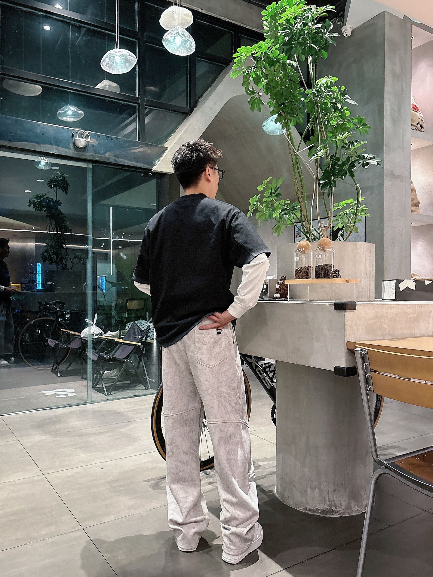 Balenciaga原單男士休閒長褲 米色做舊風寬鬆直筒運動褲簡約Logo款