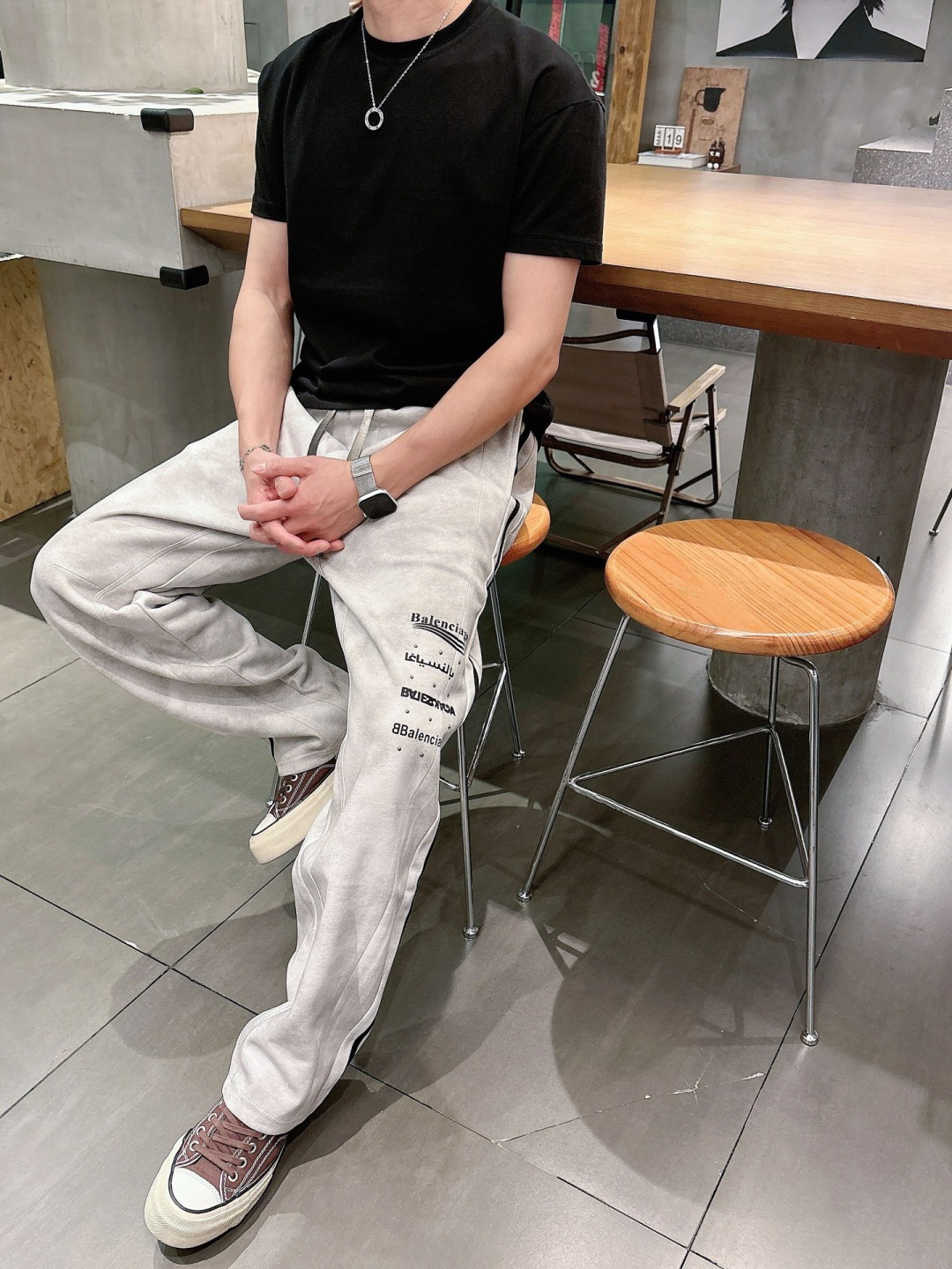 巴黎世家高仿米白做舊運動長褲 多字母印花寬鬆直筒褲