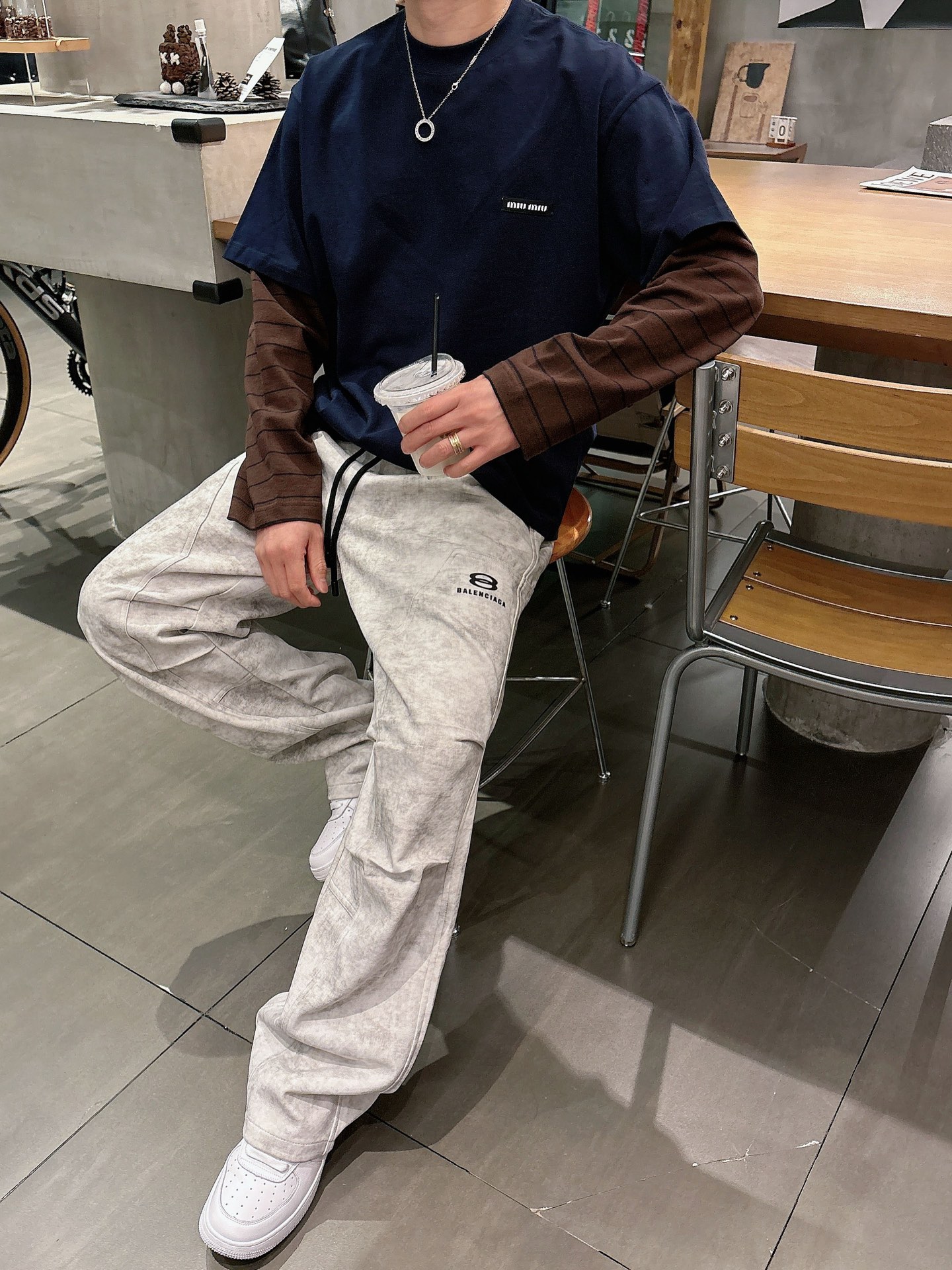 巴黎世家原單米色工裝運動褲 做舊寬鬆多口袋直筒長褲| 18 巴黎世家原單米色工裝運動褲 做舊寬鬆多口袋直筒長褲
