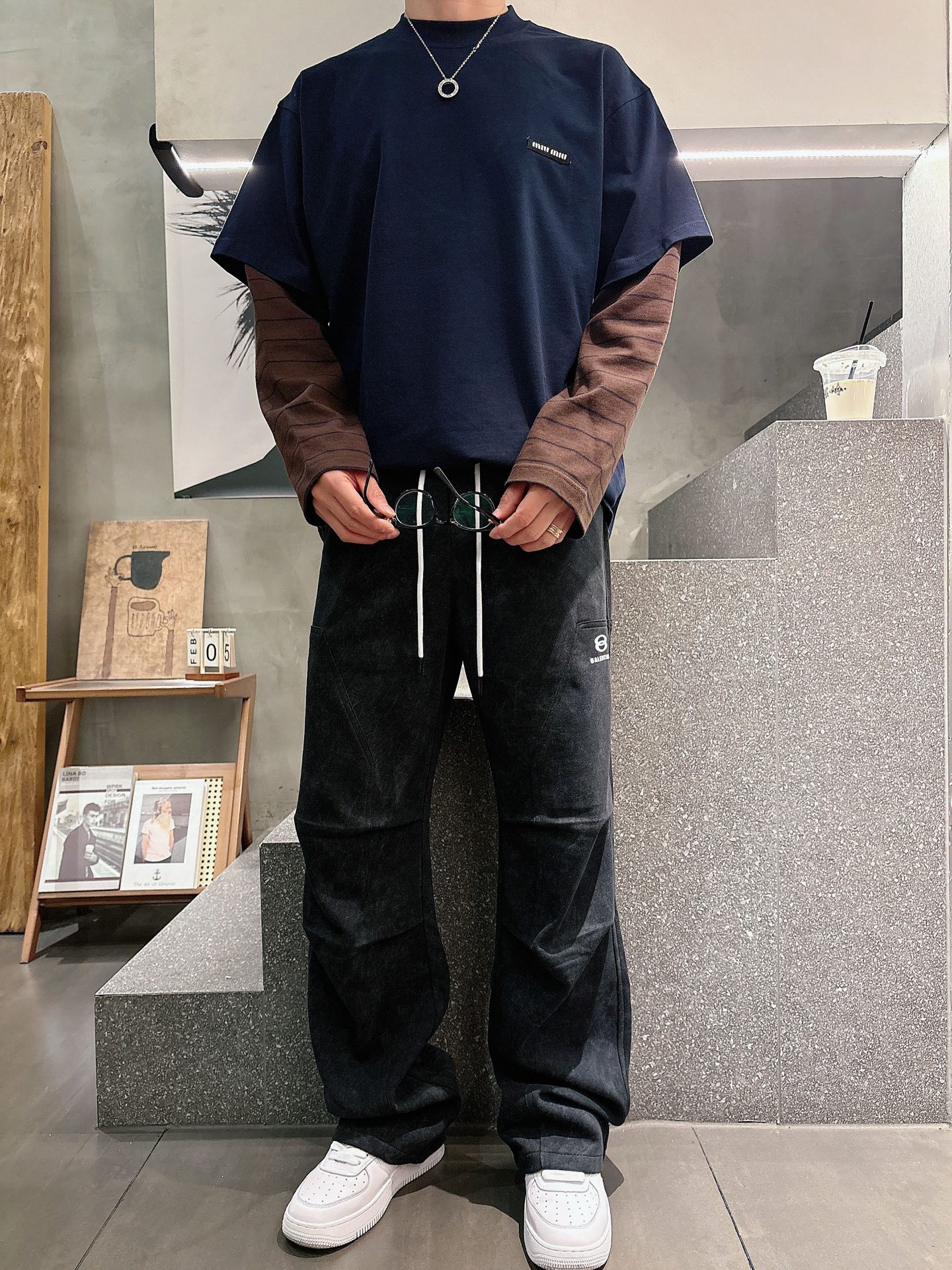 巴黎世家一比一黑色做舊運動長褲 寬鬆直筒休閒潮流褲| 9 巴黎世家一比一黑色做舊運動長褲 寬鬆直筒休閒潮流褲