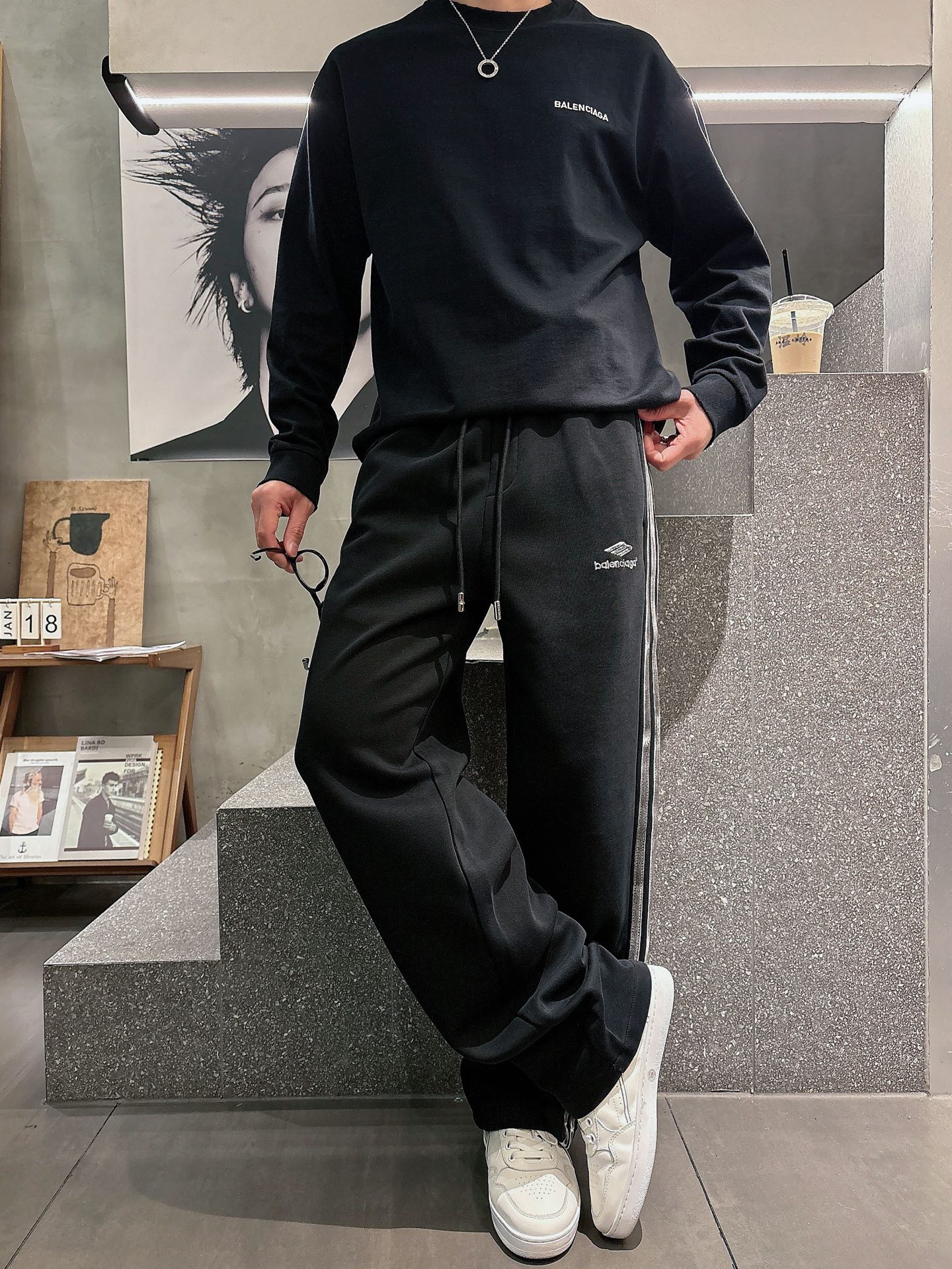 巴黎世家高仿三線條側邊運動長褲 做舊寬鬆直筒休閒褲