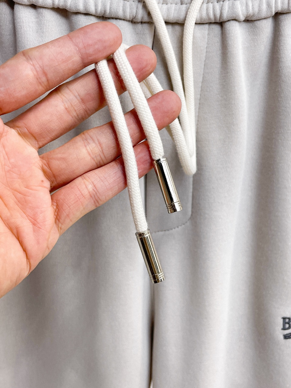 巴黎世家高仿極簡刺繡長褲 淺灰寬鬆直筒運動褲| 12 巴黎世家高仿極簡刺繡長褲 淺灰寬鬆直筒運動褲