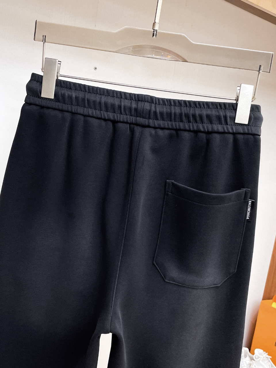 巴黎世家高仿字母印花長褲 黑色寬鬆直筒運動褲