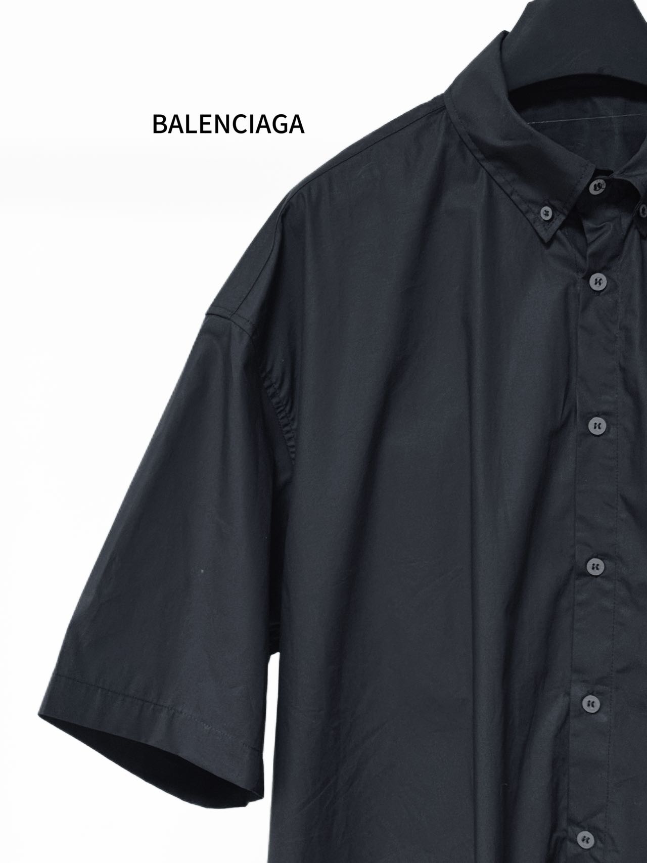 Balenciaga A貨襯衫 男款黑色貼布LOGO短袖寬鬆襯衣| 12 Balenciaga A貨襯衫 男款黑色貼布LOGO短袖寬鬆襯衣