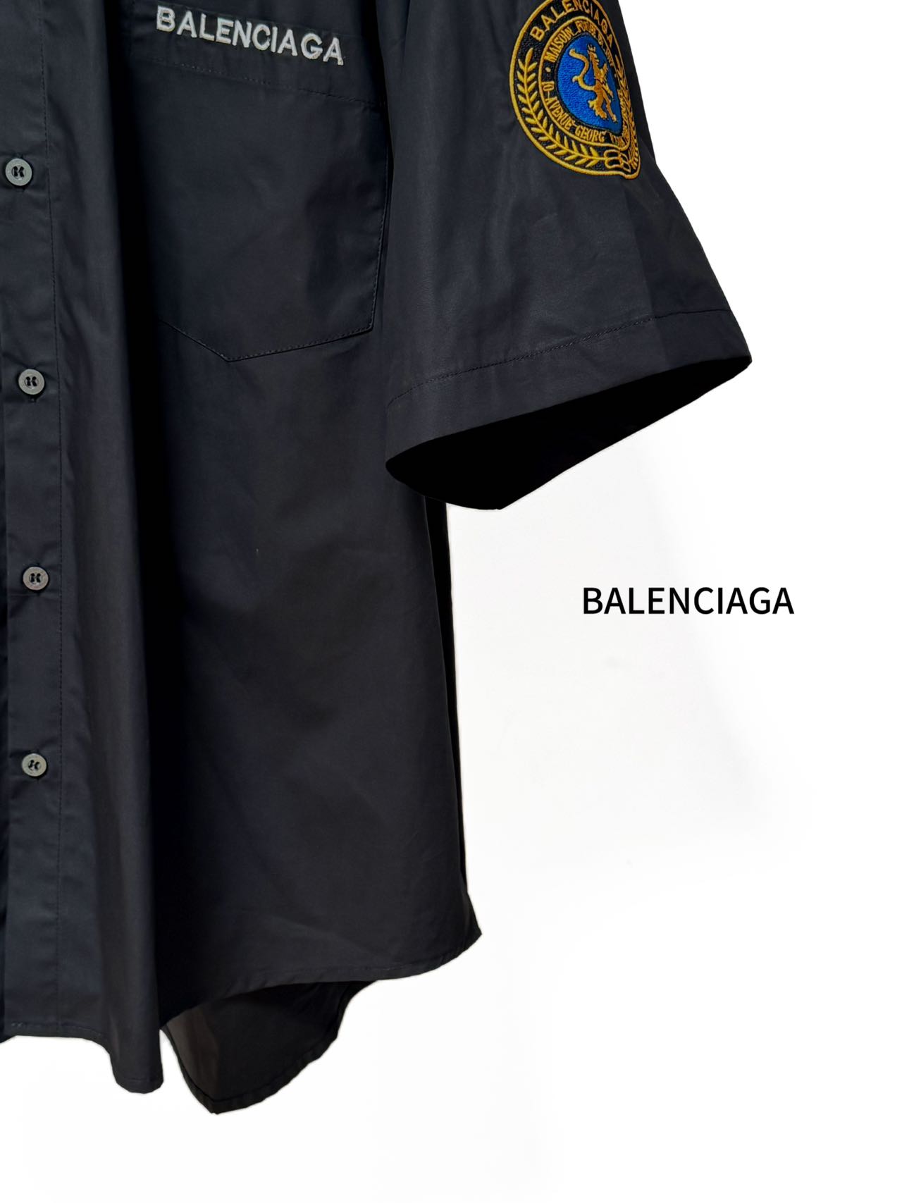 Balenciaga 高仿襯衫 男款黑色徽章刺繡短袖寬鬆襯衣| 7 Balenciaga 高仿襯衫 男款黑色徽章刺繡短袖寬鬆襯衣