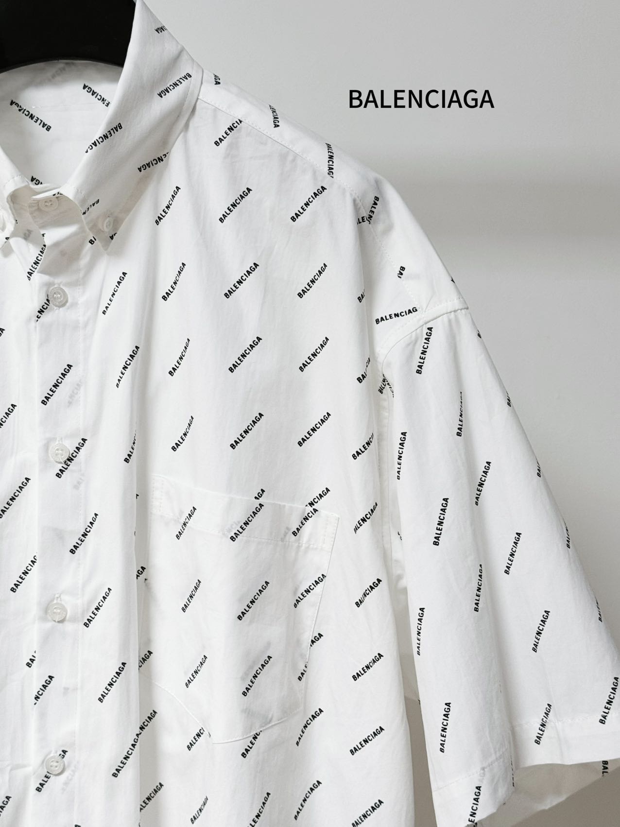 Balenciaga 高仿襯衫 男款白色滿印LOGO短袖寬鬆襯衣
