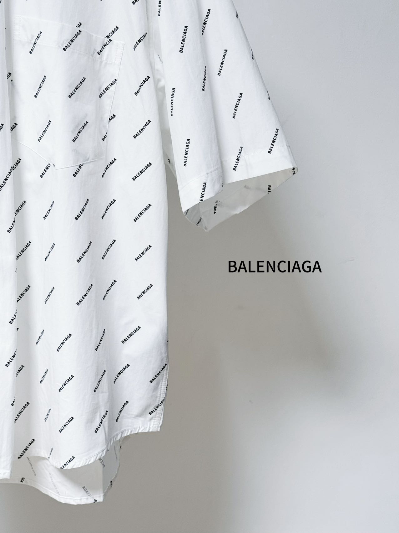 Balenciaga 高仿襯衫 男款白色滿印LOGO短袖寬鬆襯衣