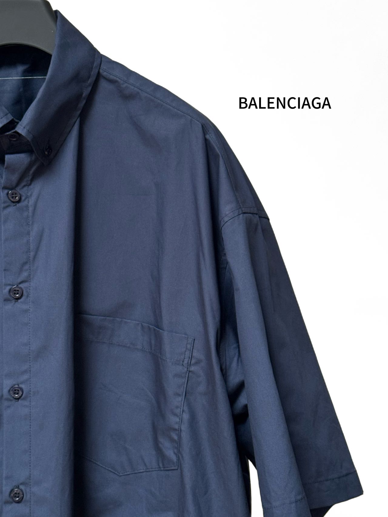 Balenciaga 高仿襯衫 男款深藍色極簡口袋短袖寬鬆襯衣| 10 Balenciaga 高仿襯衫 男款深藍色極簡口袋短袖寬鬆襯衣