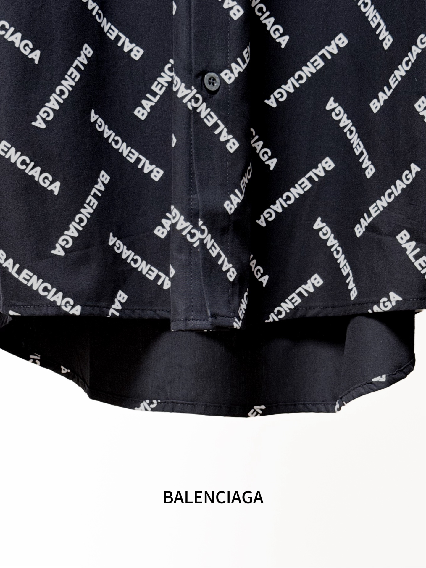 Balenciaga 原單襯衫 男款黑色滿印LOGO長袖寬鬆襯衣| 7 Balenciaga 原單襯衫 男款黑色滿印LOGO長袖寬鬆襯衣