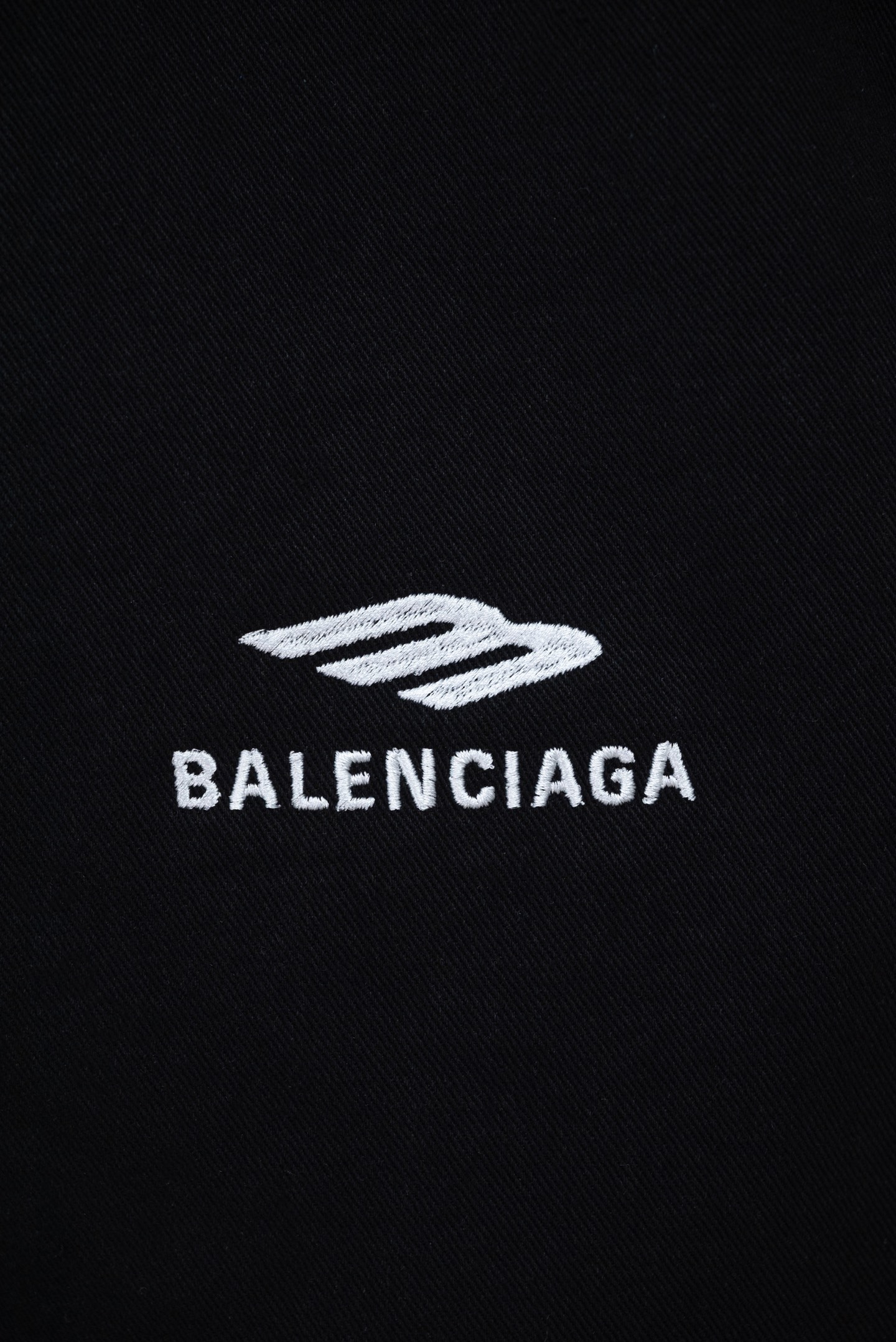 Balenciaga高仿男士牛仔短褲簡約logo設計百搭休閒街頭風| 9 Balenciaga高仿男士牛仔短褲簡約logo設計百搭休閒街頭風