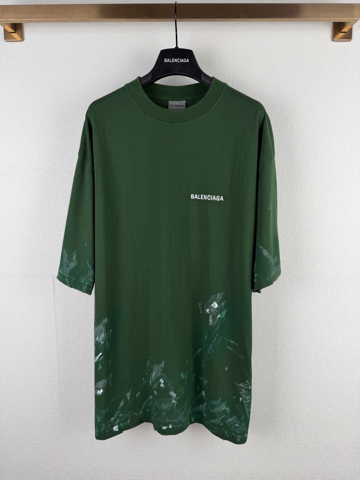 Balenciaga 高仿T恤 男款綠色做舊噴漆短袖寬鬆潮流上衣| 3 Balenciaga 高仿T恤 男款綠色做舊噴漆短袖寬鬆潮流上衣