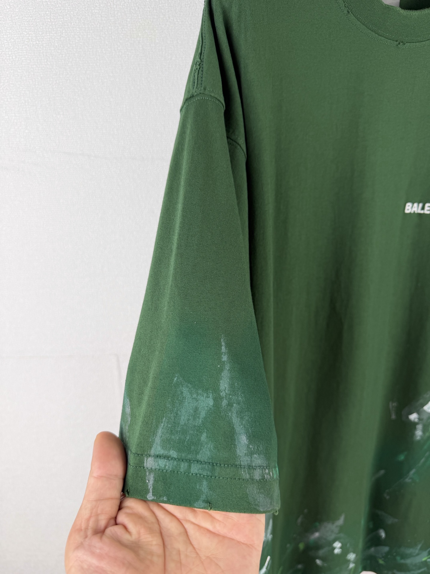 Balenciaga 高仿T恤 男款綠色做舊噴漆短袖寬鬆潮流上衣