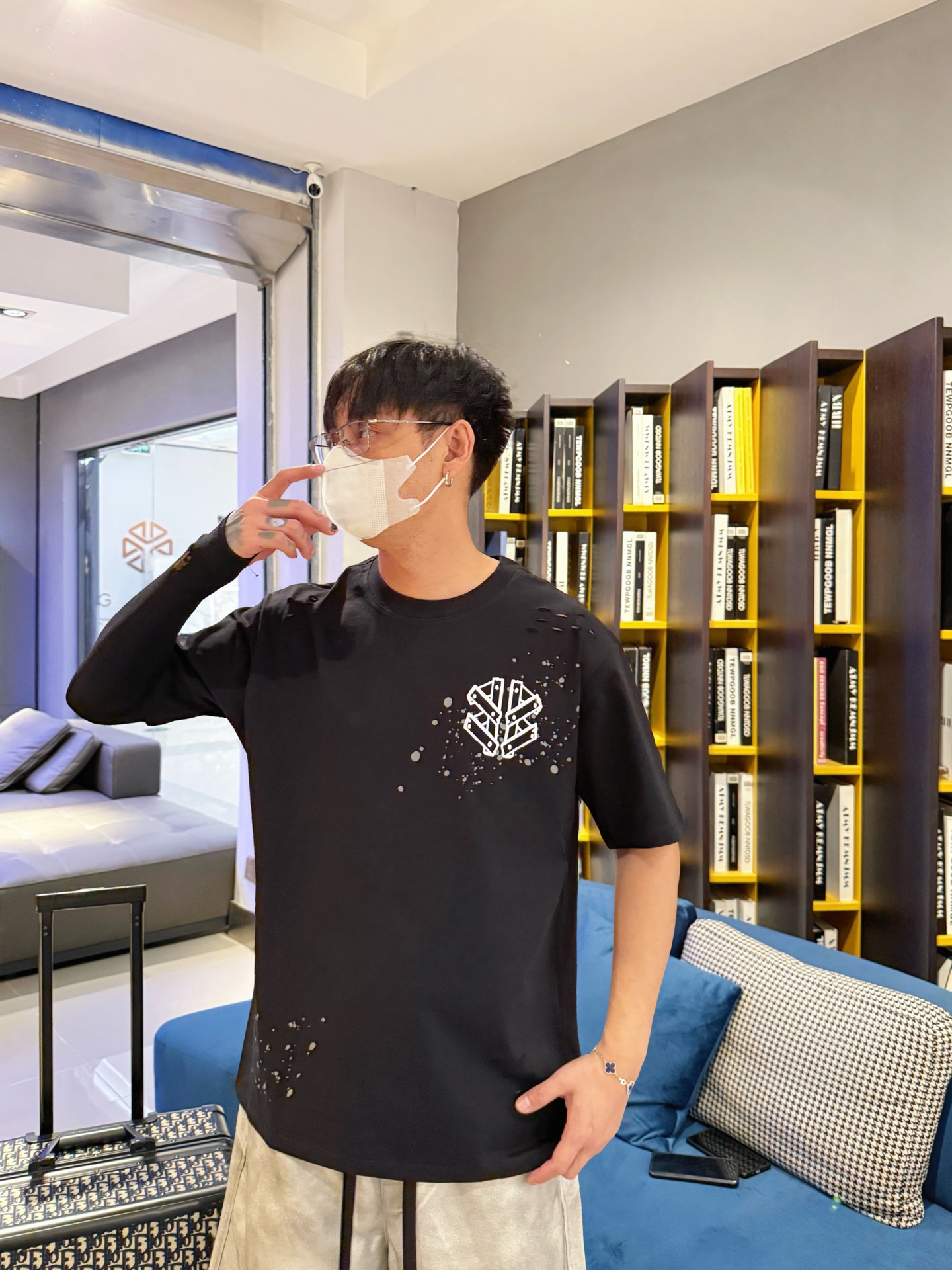Balenciaga 高仿T恤 男款黑色噴漆做舊LOGO寬鬆短袖上衣| 14 Balenciaga 高仿T恤 男款黑色噴漆做舊LOGO寬鬆短袖上衣