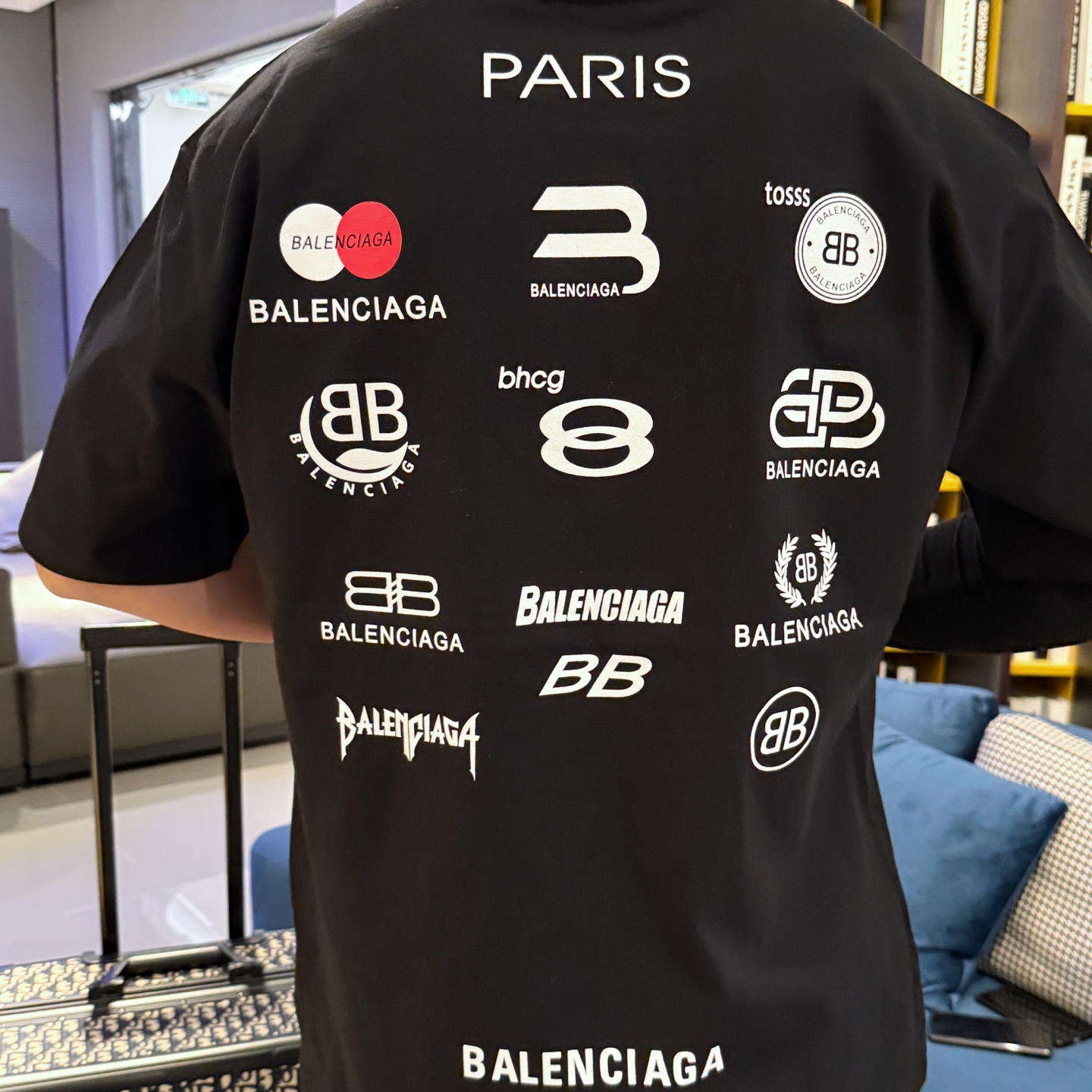 Balenciaga A貨T恤 男款黑色破洞設計LOGO寬鬆短袖| 7 Balenciaga A貨T恤 男款黑色破洞設計LOGO寬鬆短袖