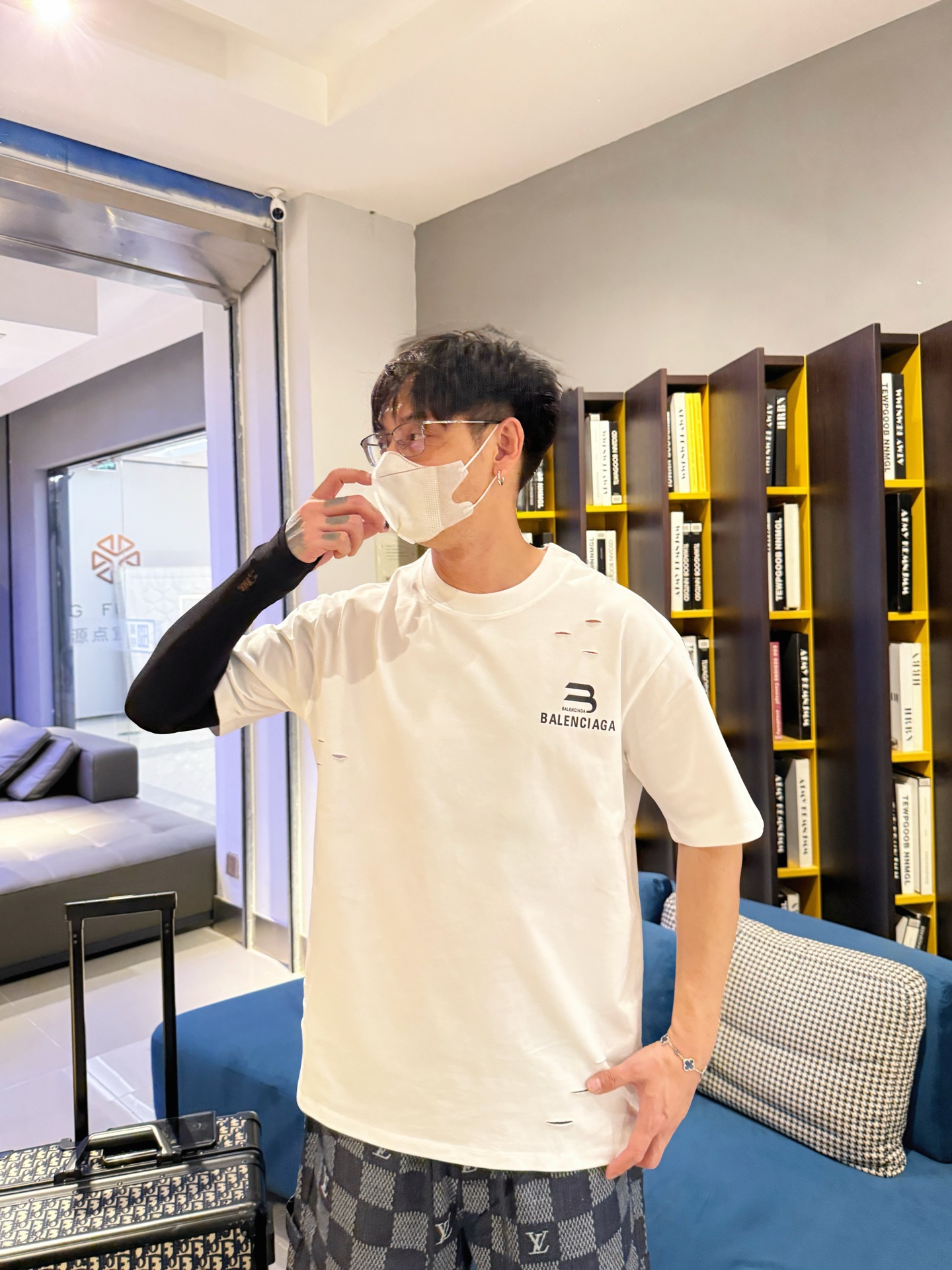 Balenciaga 原單T恤 男款白色破洞LOGO寬鬆短袖上衣